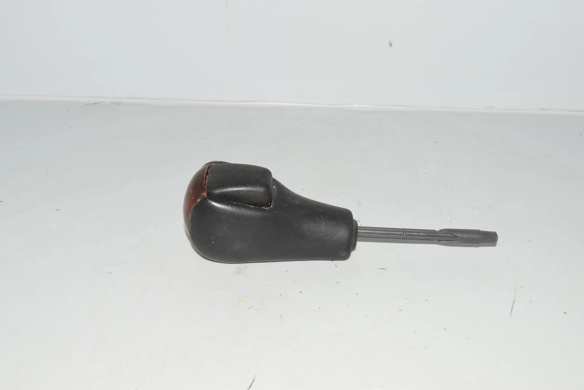 Gear Shifting Knob – OEM NA · BMW 5 (E39) BMW 5 (E39) 2000 – 3