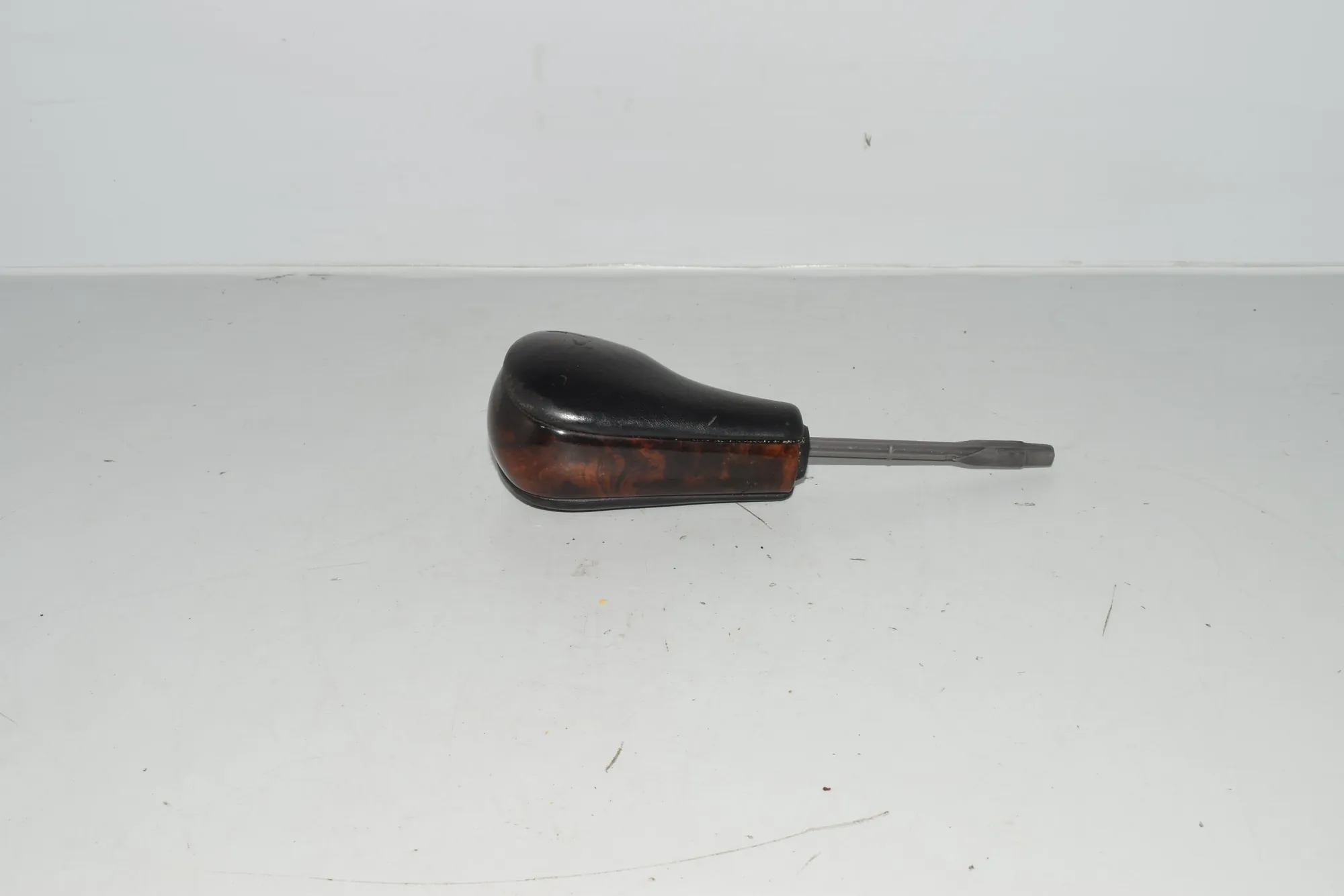 Gear Shifting Knob – OEM NA · BMW 5 (E39) BMW 5 (E39) 2000 – 2
