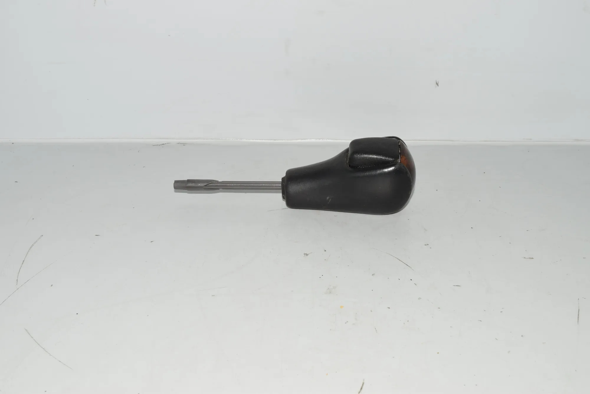 Gear Shifting Knob – OEM NA · BMW 5 (E39) BMW 5 (E39) 2000 – 4