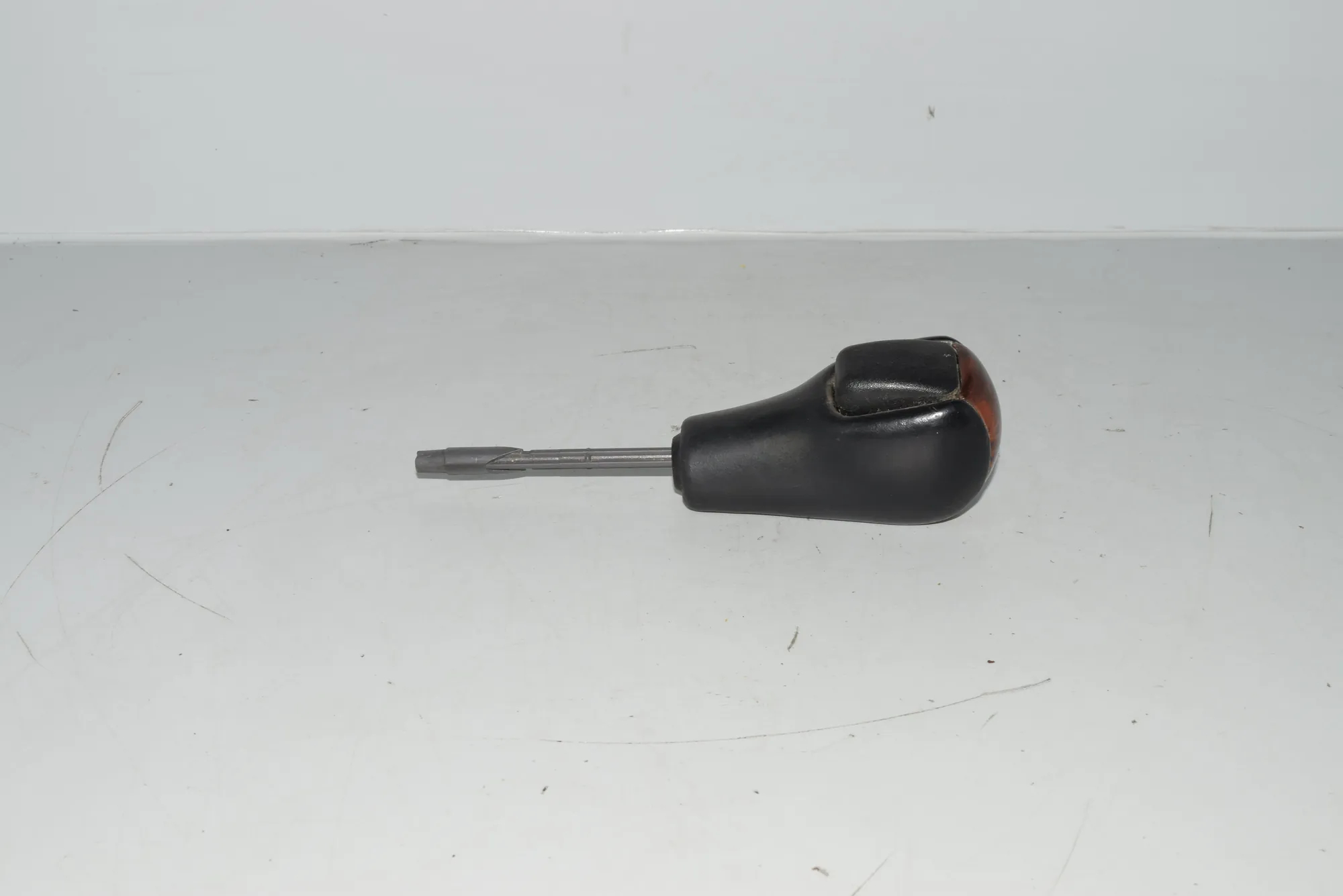 Gear Shifting Knob · BMW 5 (E39) BMW 5 (E39) 2000 – 4