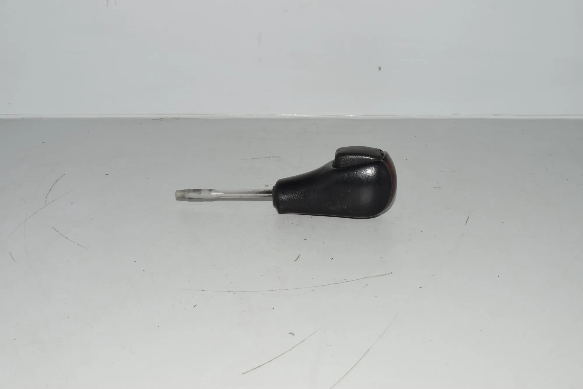 Gear Shifting Knob – OEM NA · BMW 5 (E39) BMW 5 (E39) 2000 – 4