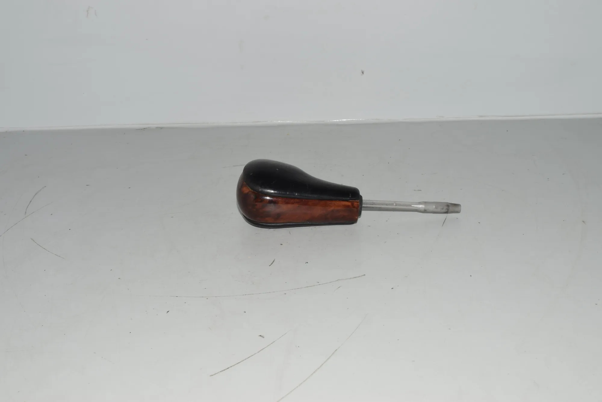 Gear Shifting Knob – OEM NA · BMW 5 (E39) BMW 5 (E39) 2000 – 2