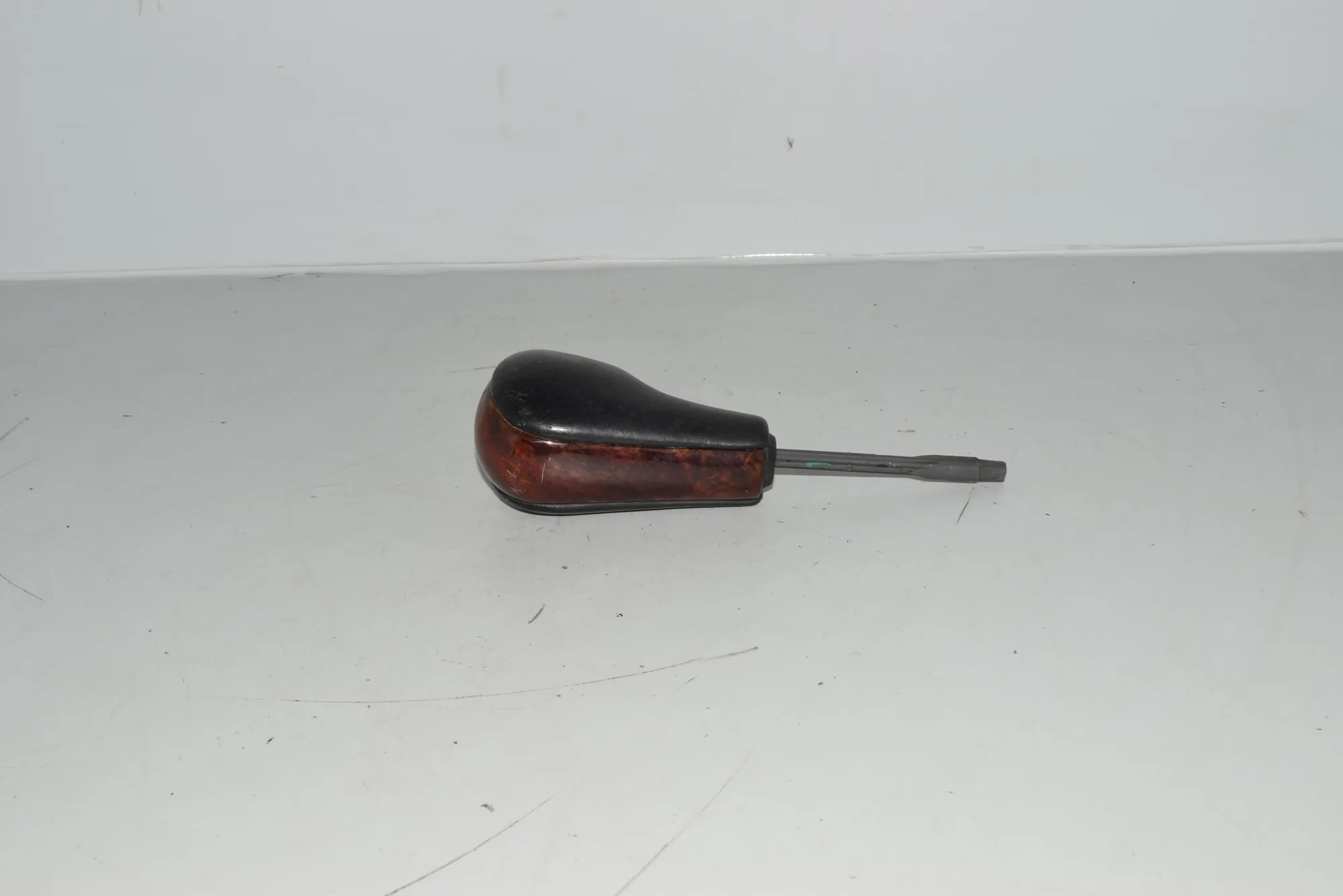 Gear Shifting Knob – OEM NA · BMW 5 (E39) BMW 5 (E39) 2000 – 3