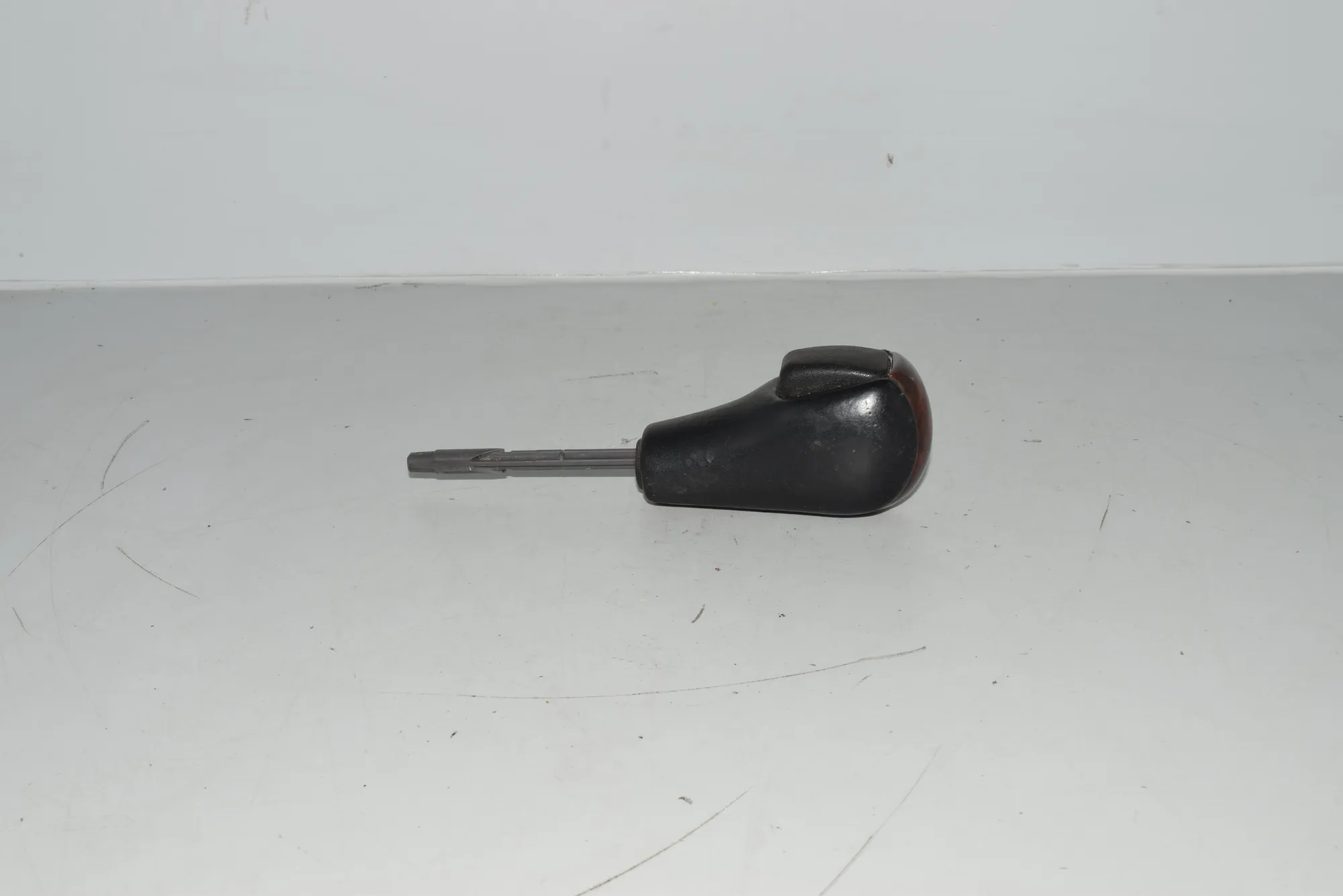Gear Shifting Knob – OEM NA · BMW 5 (E39) BMW 5 (E39) 2000