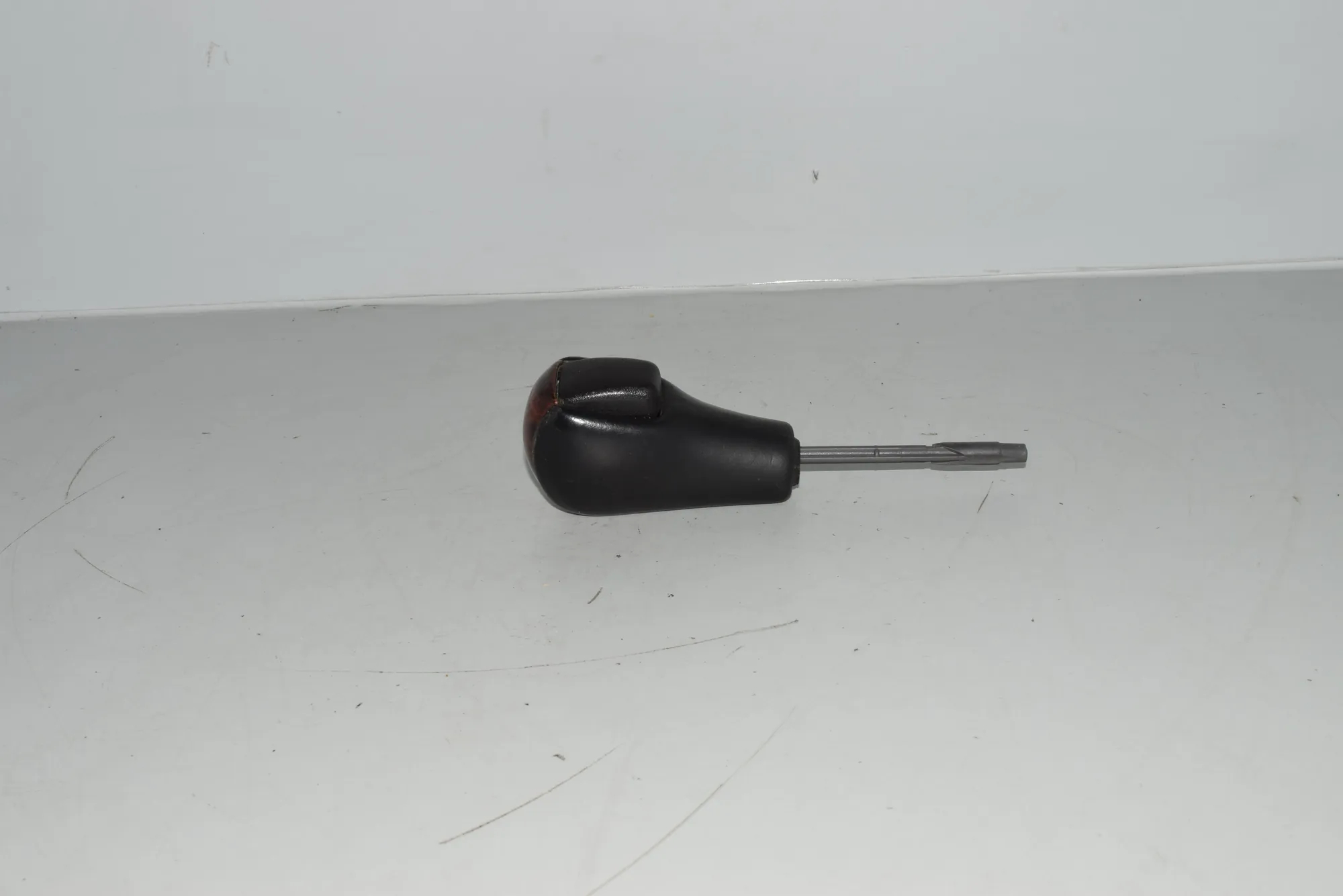 Gear Shifting Knob – OEM NA · BMW 5 (E39) BMW 5 (E39) 2000 – 3