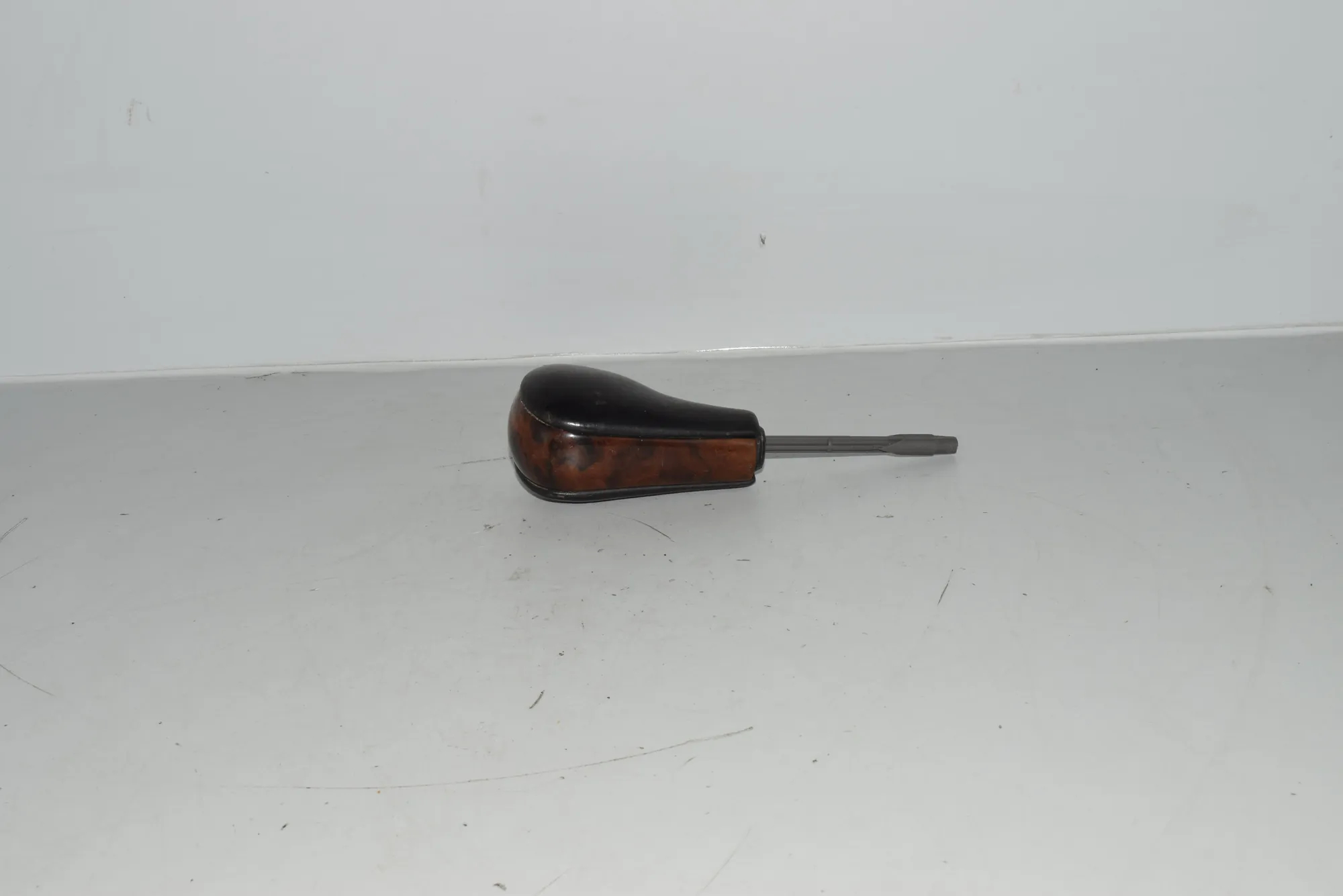 Gear Shifting Knob – OEM NA · BMW 5 (E39) BMW 5 (E39) 2000 – 2
