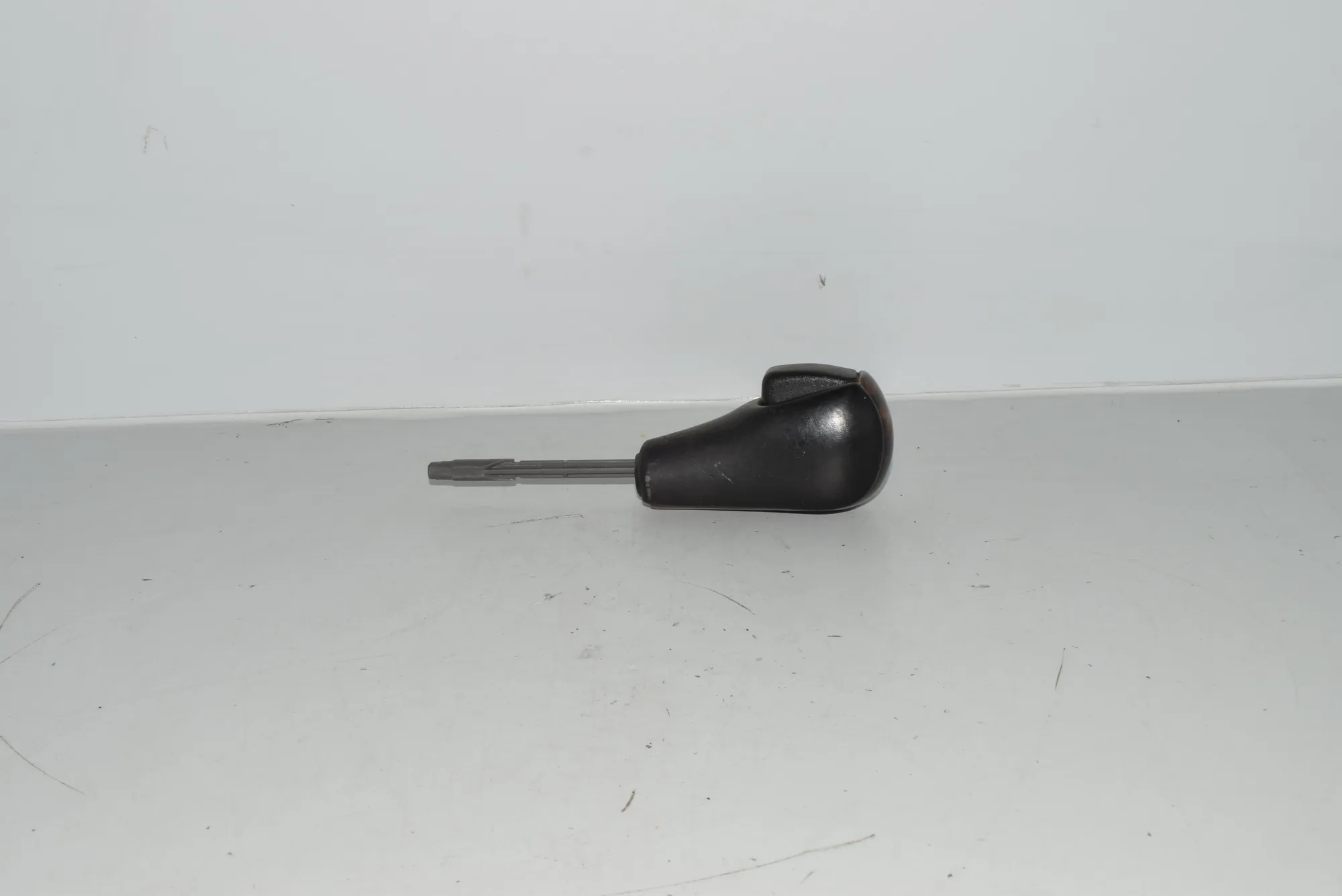 Gear Shifting Knob – OEM NA · BMW 5 (E39) BMW 5 (E39) 2000 – 4