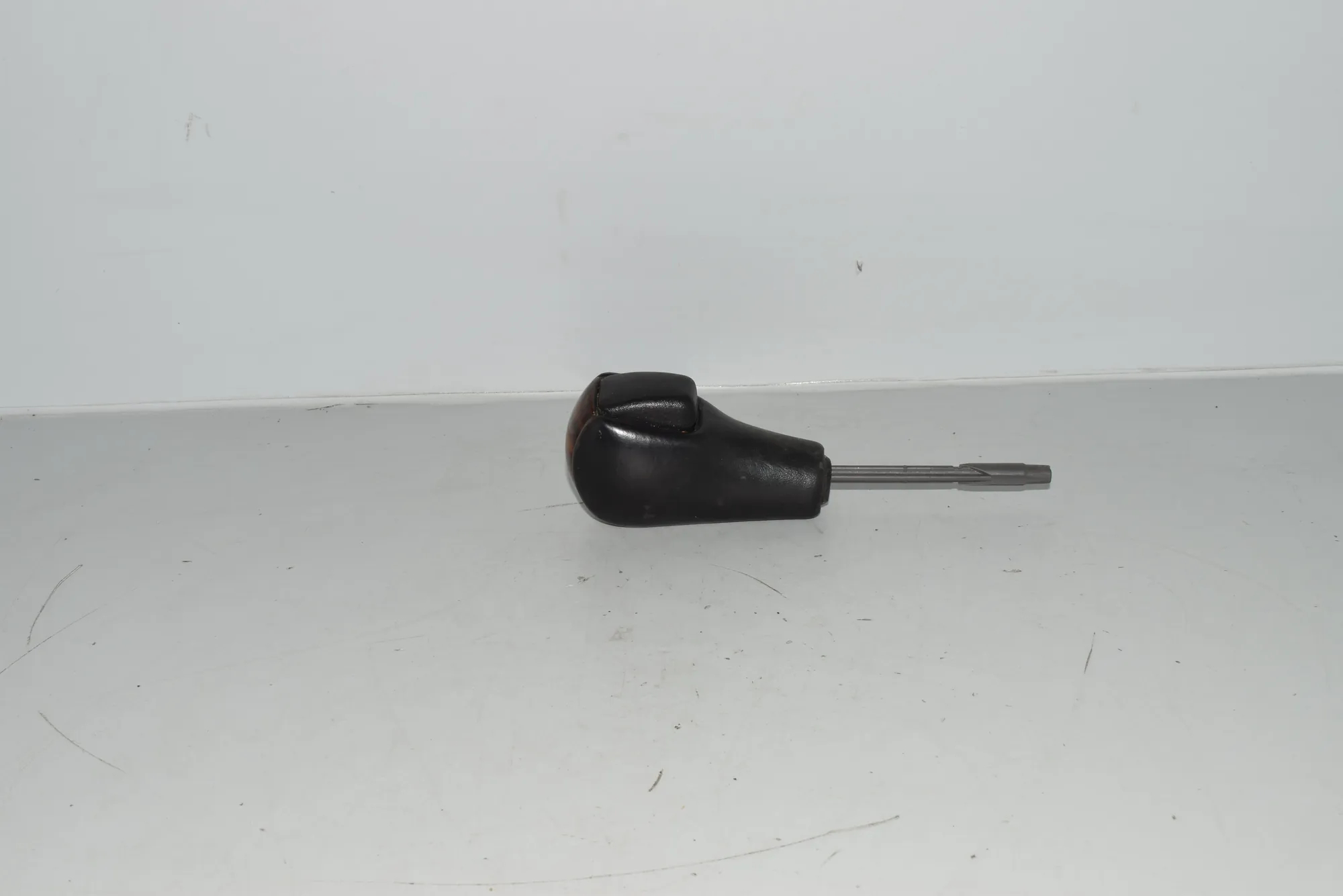 Gear Shifting Knob – OEM NA · BMW 5 (E39) BMW 5 (E39) 2000 – 3