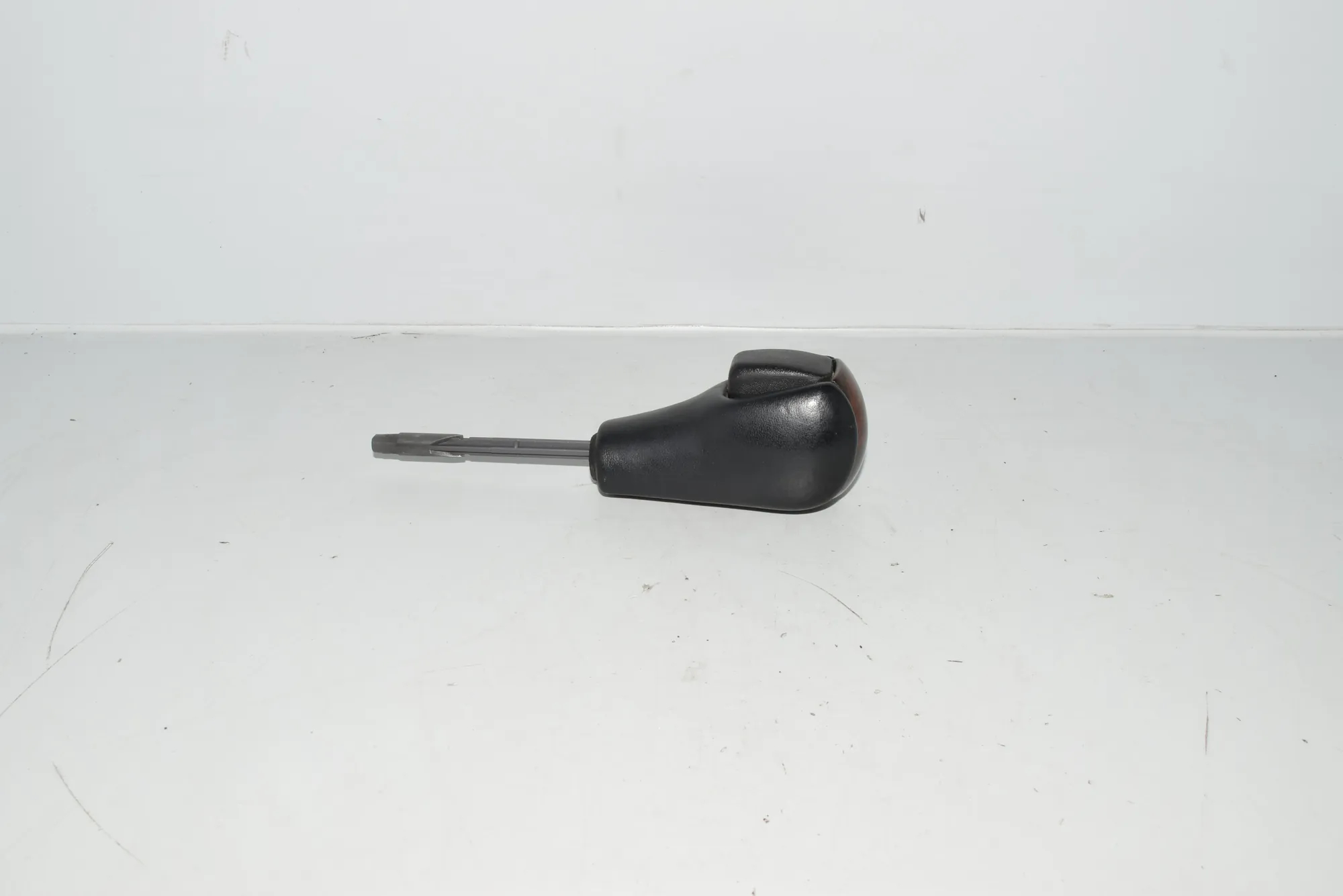 Gear Shifting Knob – OEM NA · BMW 5 (E39) BMW 5 (E39) 2000 – 4