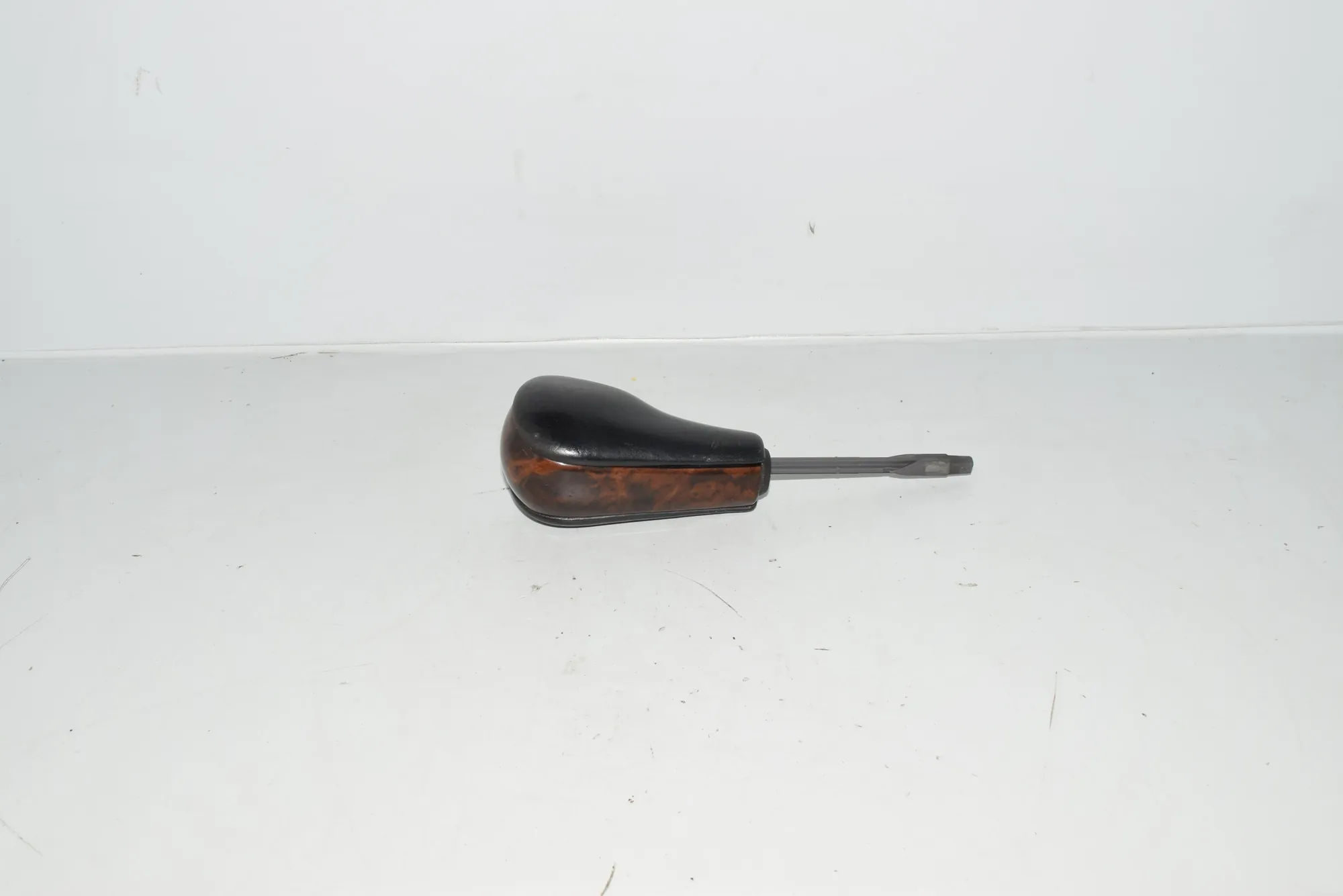 Gear Shifting Knob – OEM NA · BMW 5 (E39) BMW 5 (E39) 2000 – 2