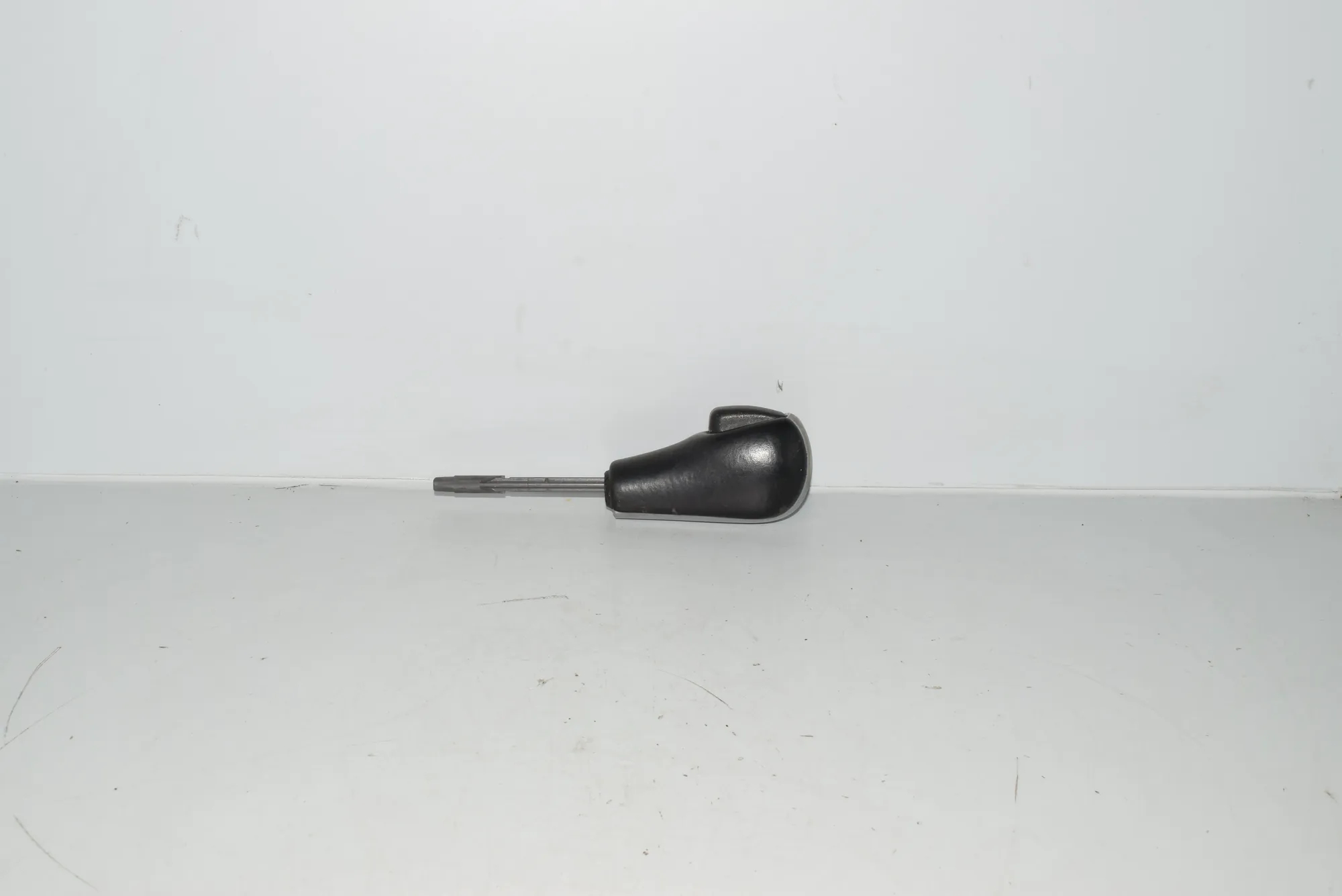 Gear Shifting Knob – OEM NA · BMW 5 (E39) BMW 5 (E39) 2000 – 4