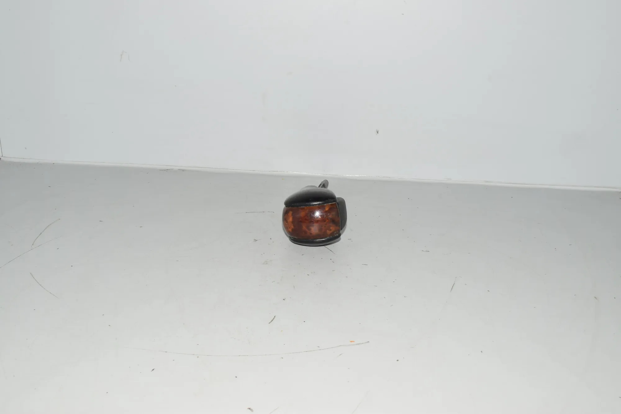 Gear Shifting Knob – OEM NA · BMW 5 (E39) BMW 5 (E39) 2000
