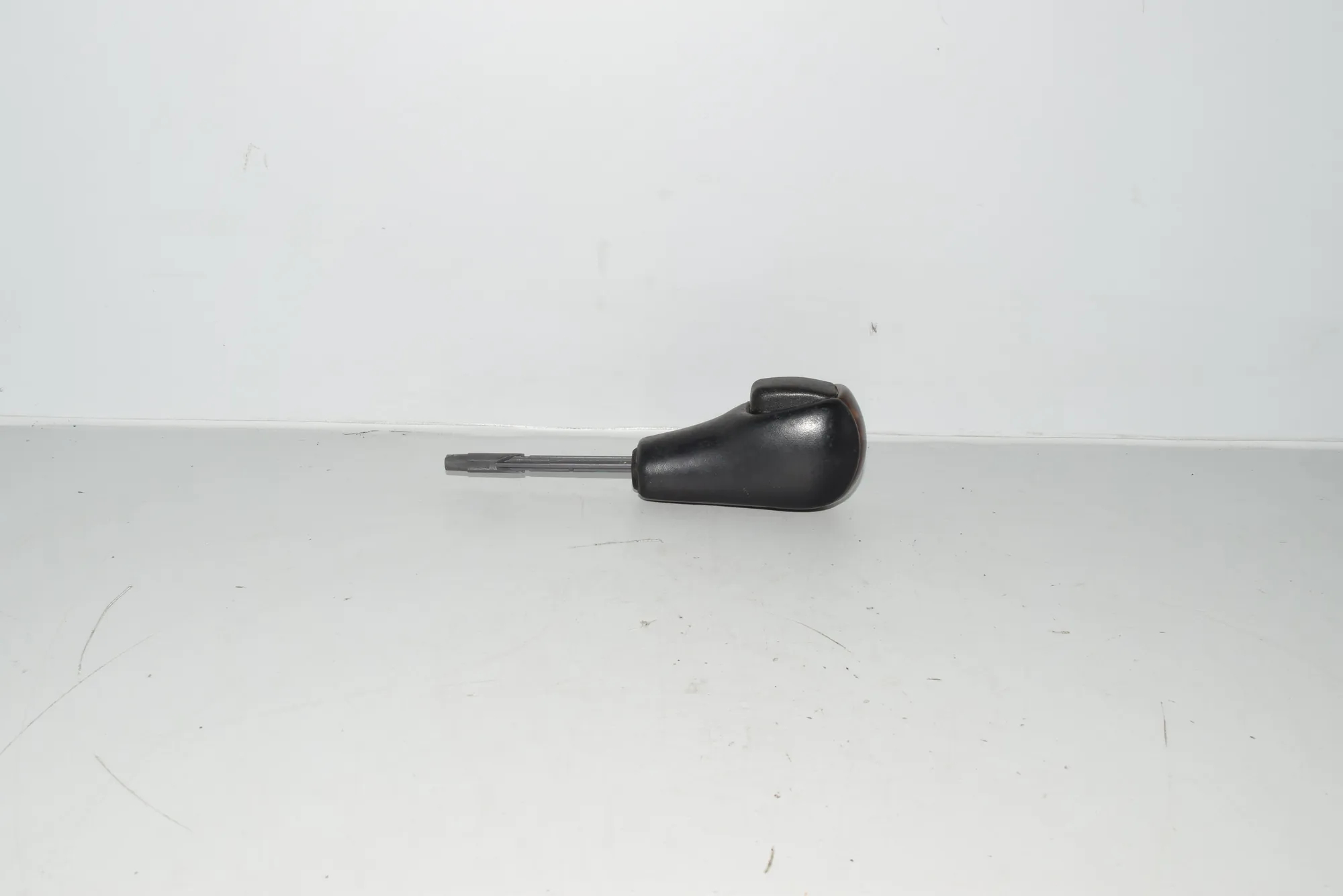 Gear Shifting Knob – OEM NA · BMW 5 (E39) BMW 5 (E39) 2000 – 2