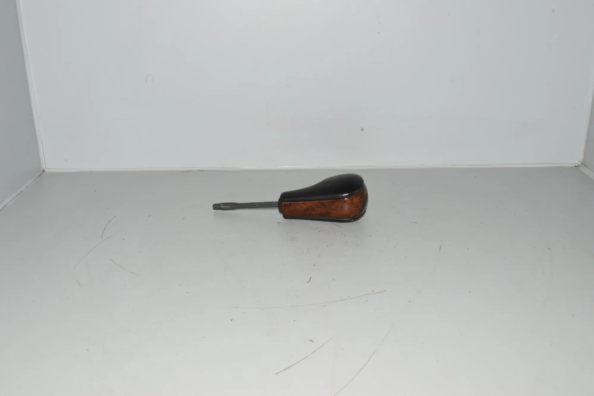 Gear Shifting Knob – OEM NA · BMW 5 (E39) BMW 5 (E39) 2000 – 2