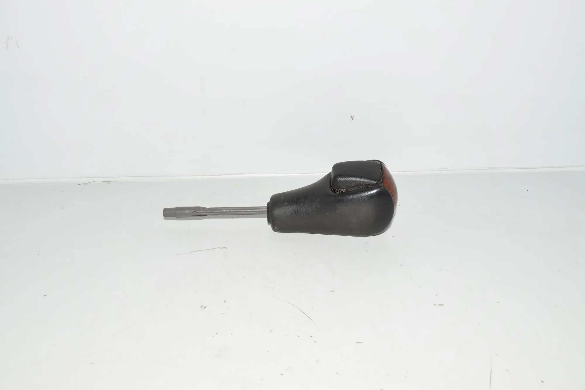 Gear Shifting Knob – OEM NA · BMW 5 (E39) BMW 5 (E39) 2000 – 2