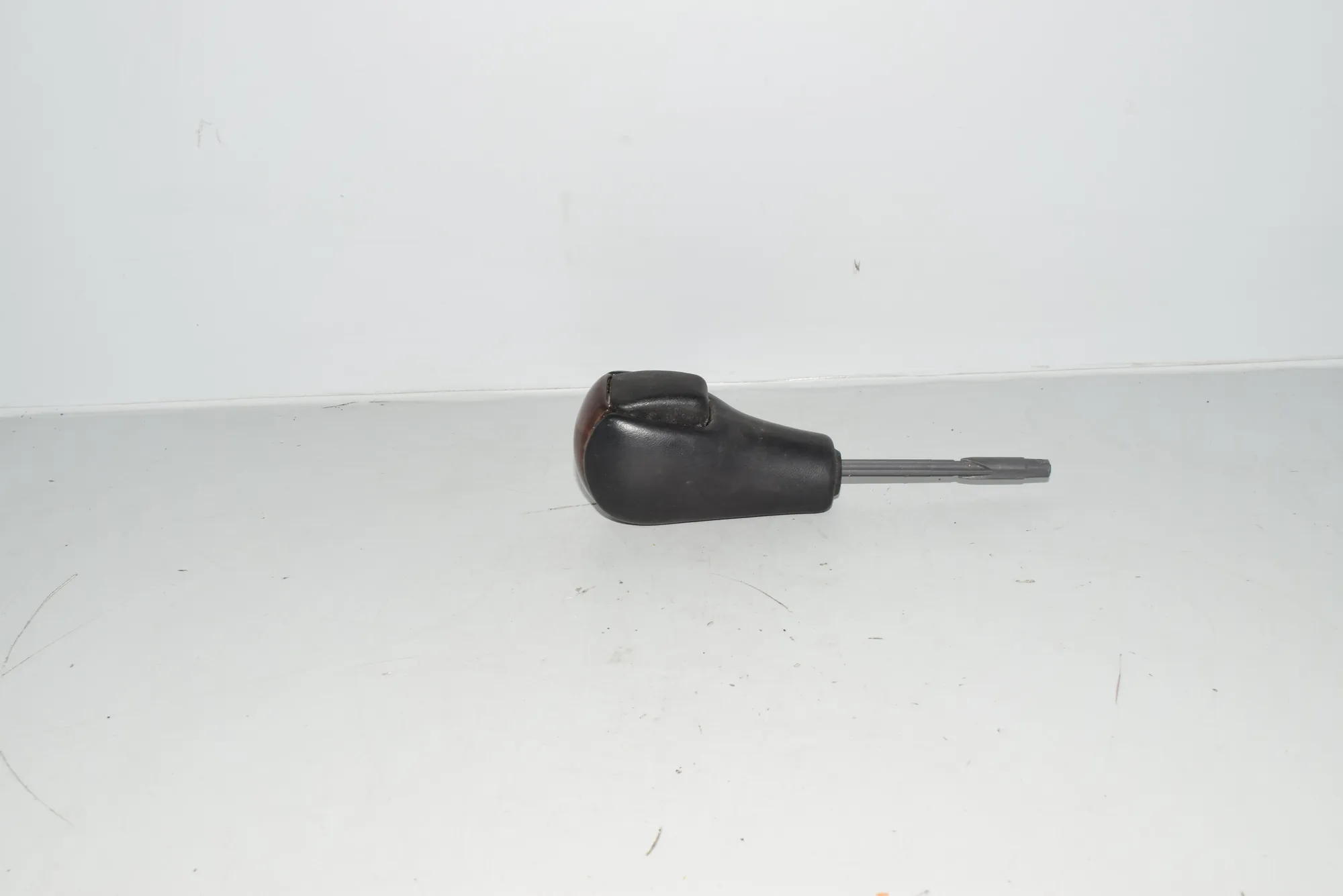 Gear Shifting Knob – OEM NA · BMW 5 (E39) BMW 5 (E39) 2000 – 3