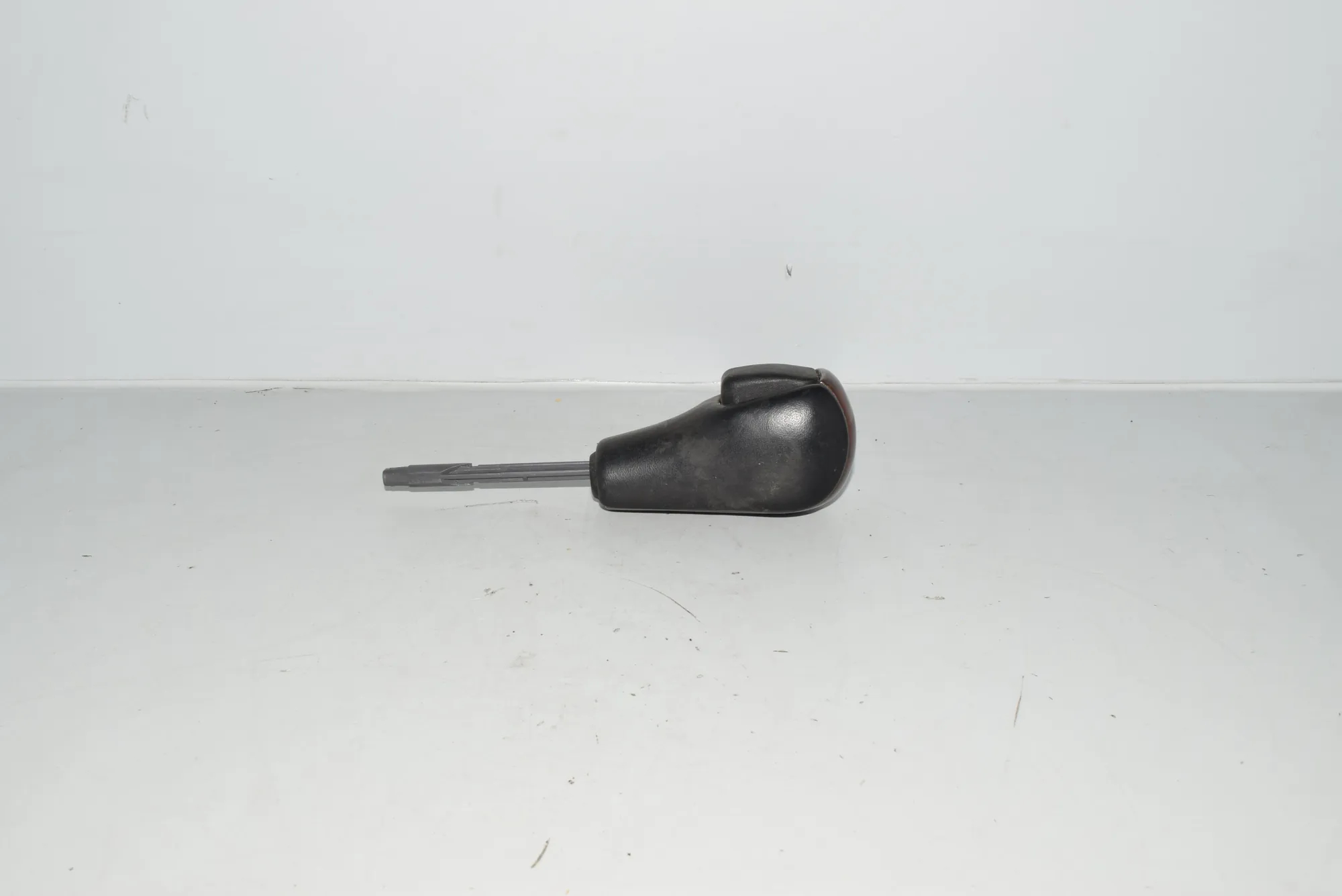 Gear Shifting Knob – OEM NA · BMW 5 (E39) BMW 5 (E39) 2000 – 4