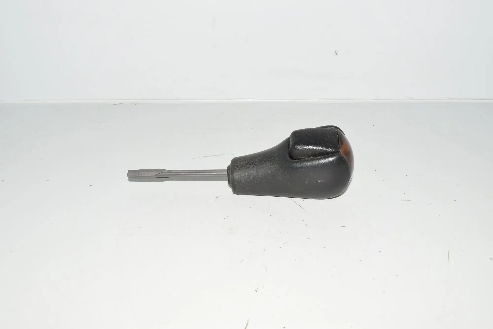 Gear Shifting Knob – OEM NA · BMW 5 (E39) BMW 5 (E39) 2000 – 2