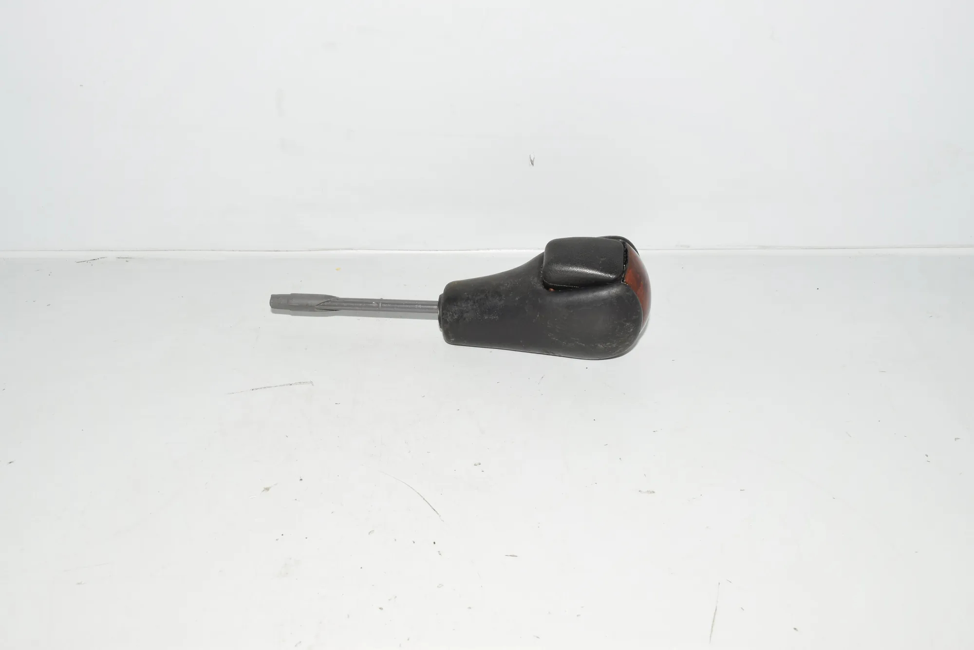 Gear Shifting Knob – OEM NA · BMW 5 (E39) BMW 5 (E39) 2000 – 4