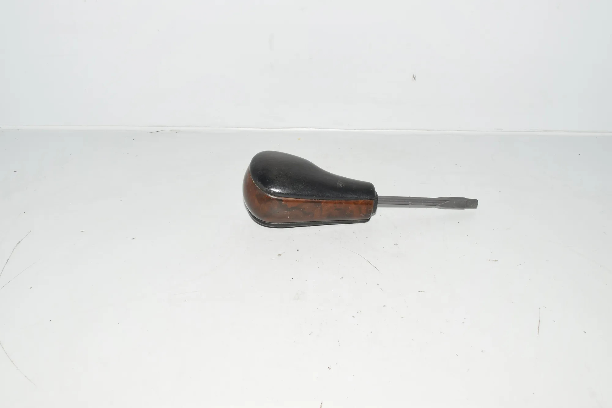 Gear Shifting Knob – OEM NA · BMW 5 (E39) BMW 5 (E39) 2000 – 2