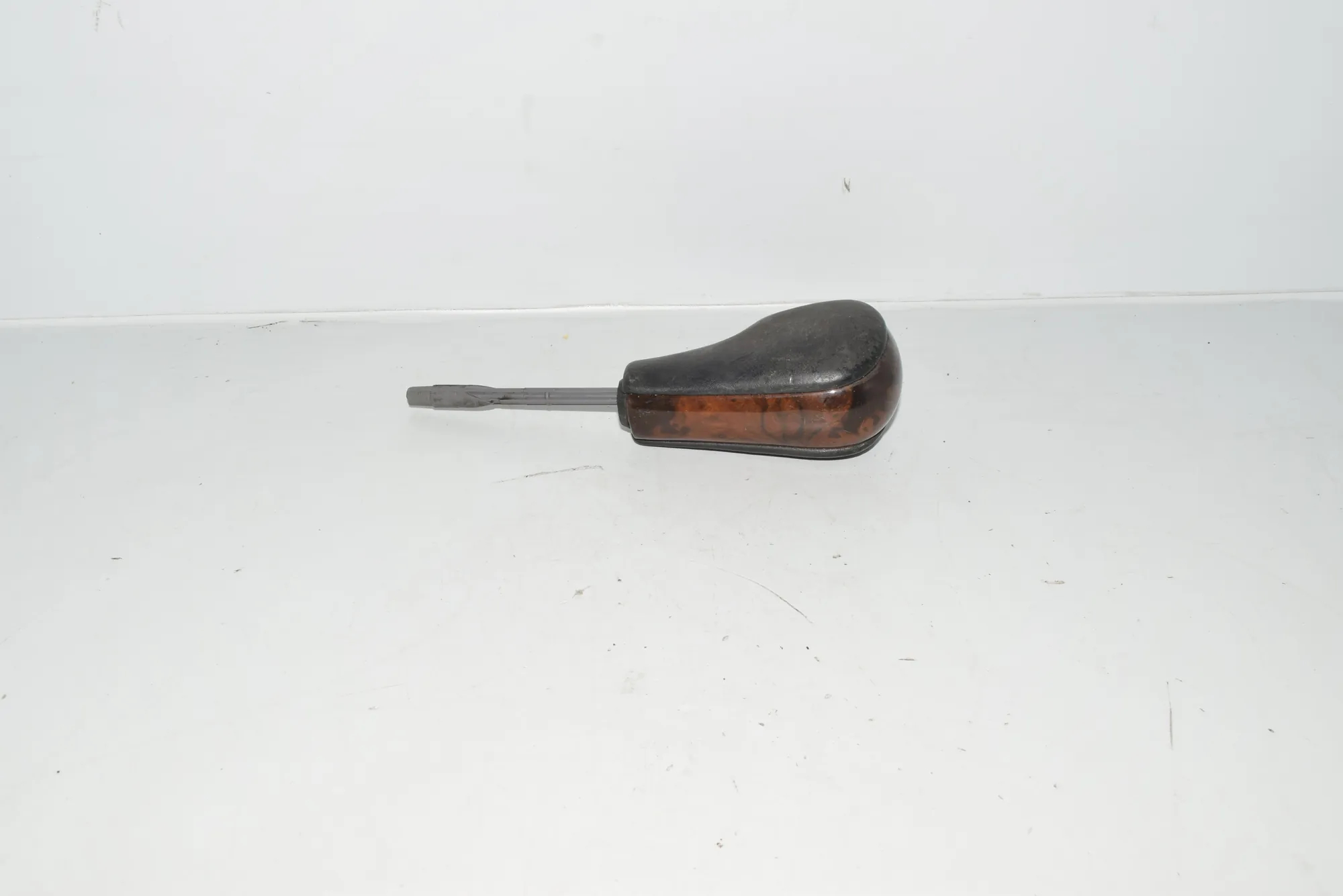 Gear Shifting Knob – OEM NA · BMW 5 (E39) BMW 5 (E39) 2000 – 2