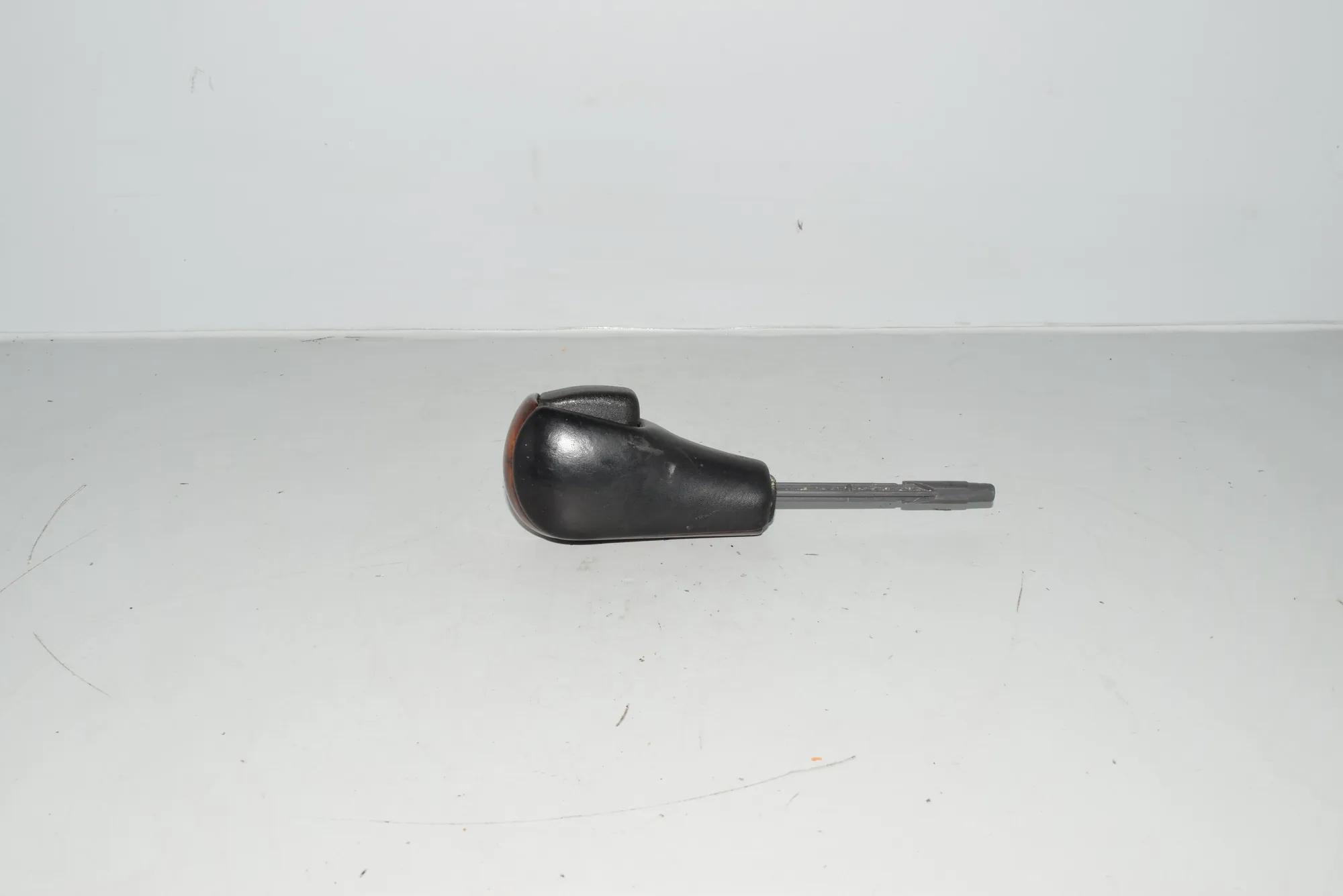 Gear Shifting Knob – OEM NA · BMW 5 (E39) BMW 5 (E39) 2000 – 4