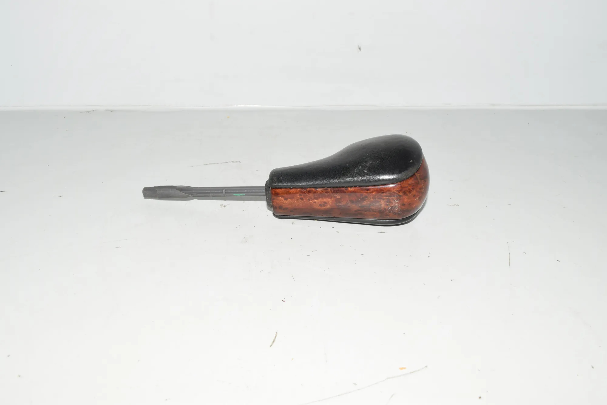Gear Shifting Knob – OEM NA · BMW 5 (E39) BMW 5 (E39) 2000 – 2