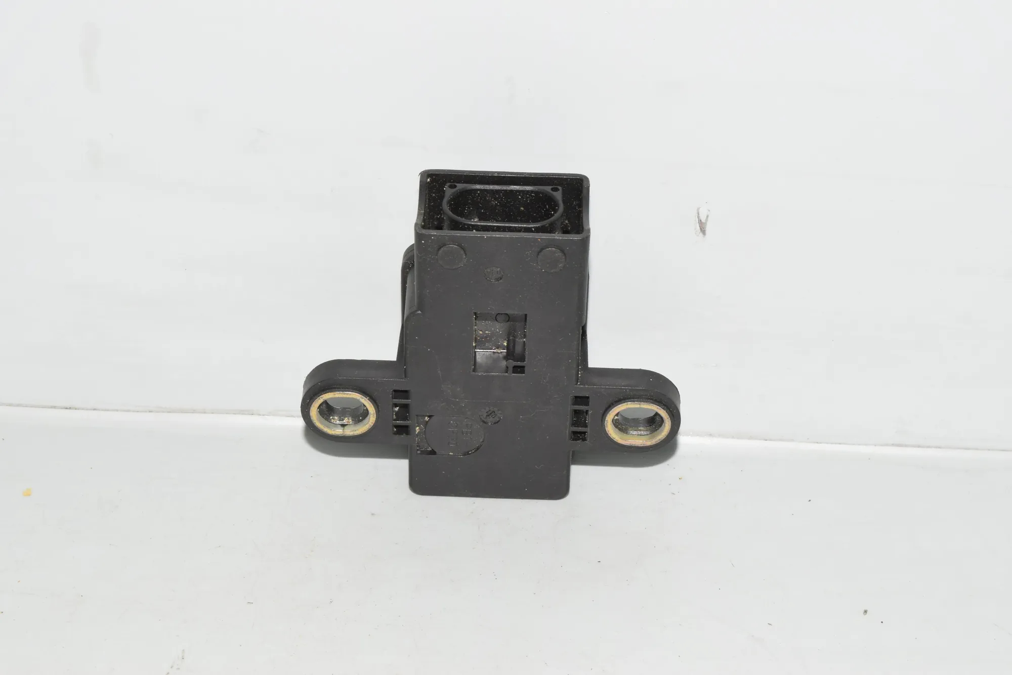 Acceleration Sensor – OEM 6753694 · BMW 5 (E39) BMW 5 (E39) 2001 – 2