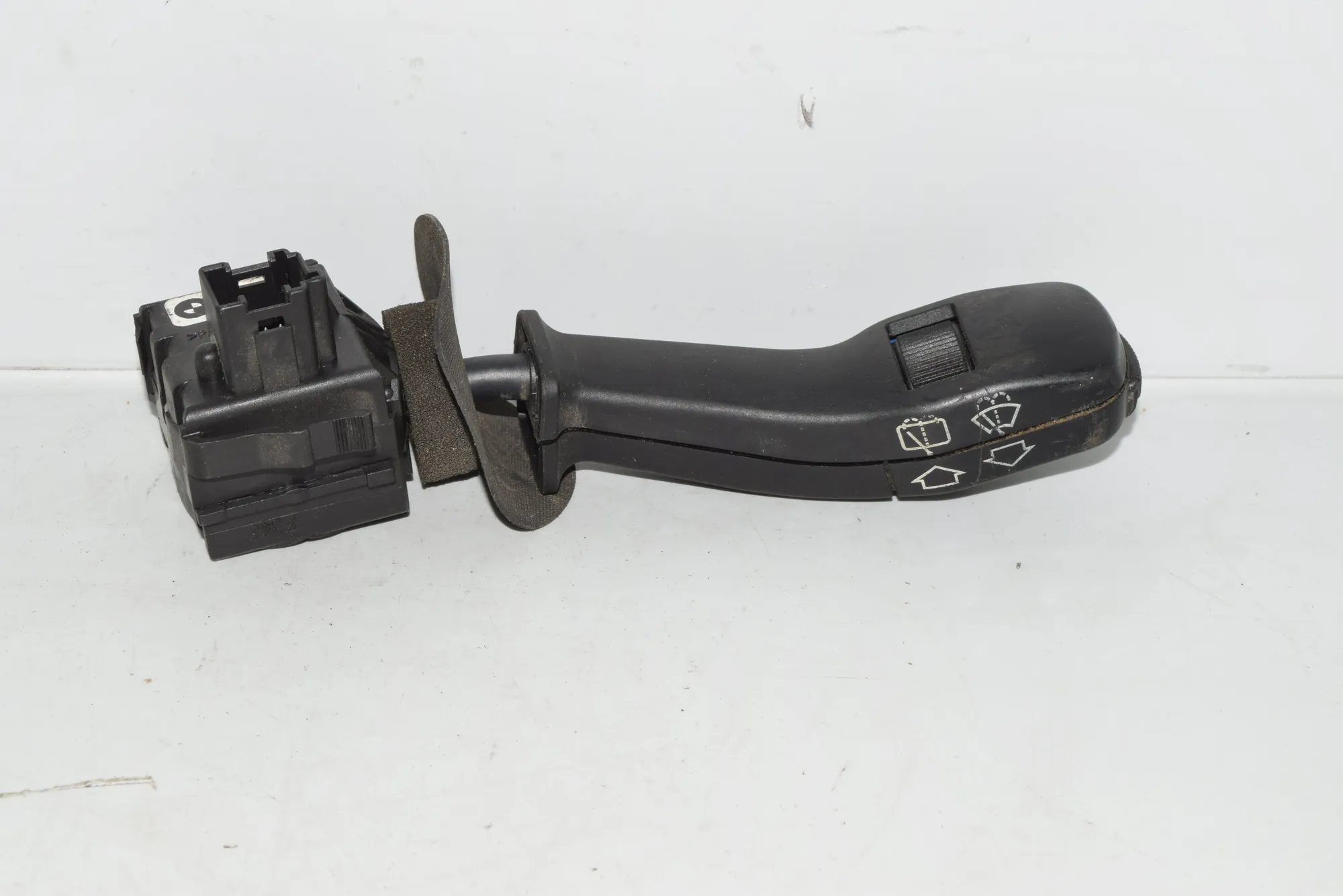 Indicator Wiper Stalk Switch – OEM 8380880 · BMW 5 Touring (E39) BMW 5 Touring (E39) 2001 – 3