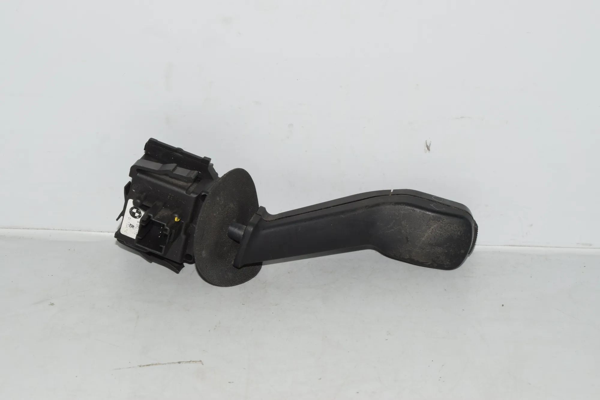 Indicator Wiper Stalk Switch – OEM 8352172 · BMW 5 Touring (E39) BMW 5 Touring (E39) 2000 – 2