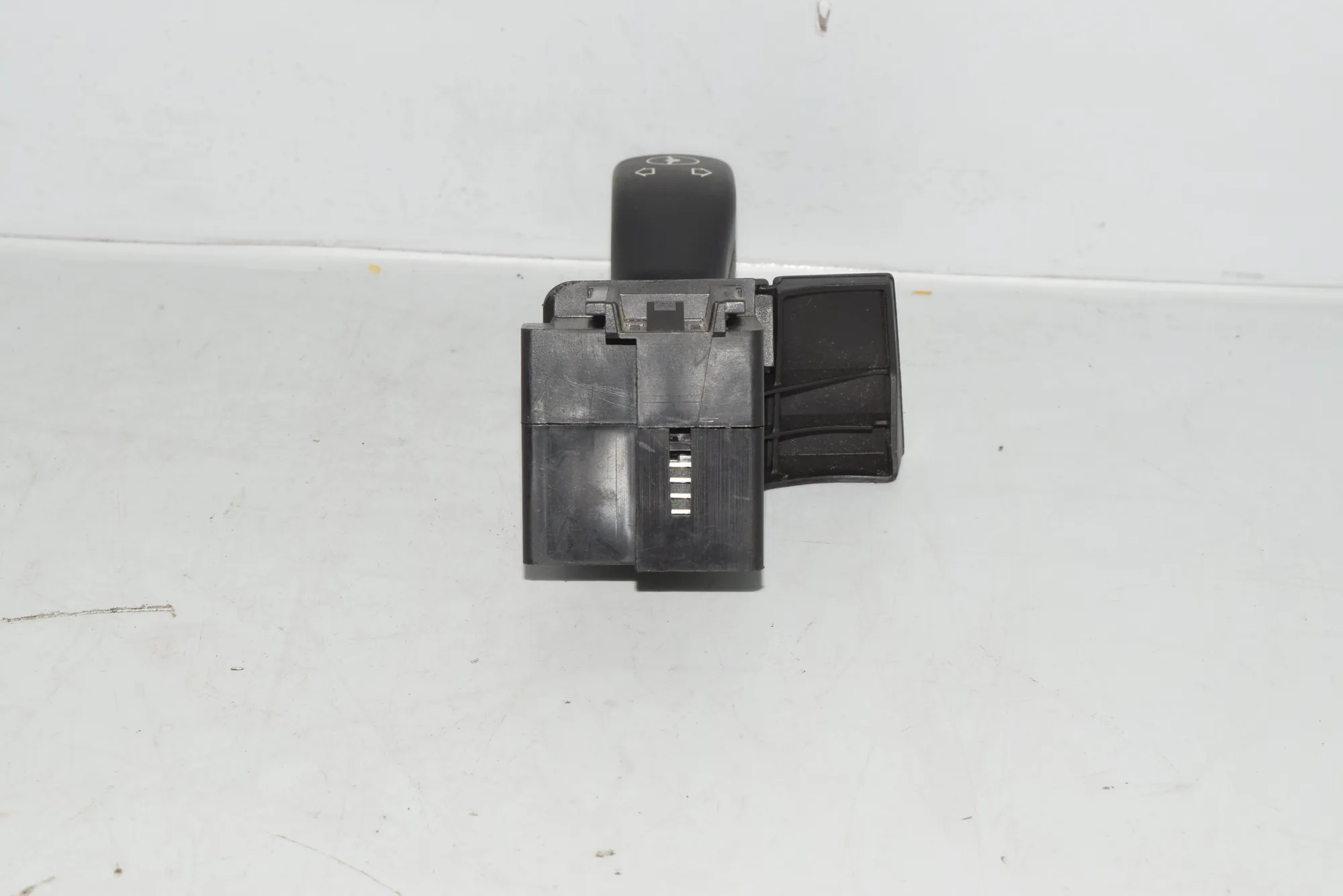 Indicator Wiper Stalk Switch – OEM 8373901 · BMW 5 (E39) BMW 5 (E39) 2000 – 3