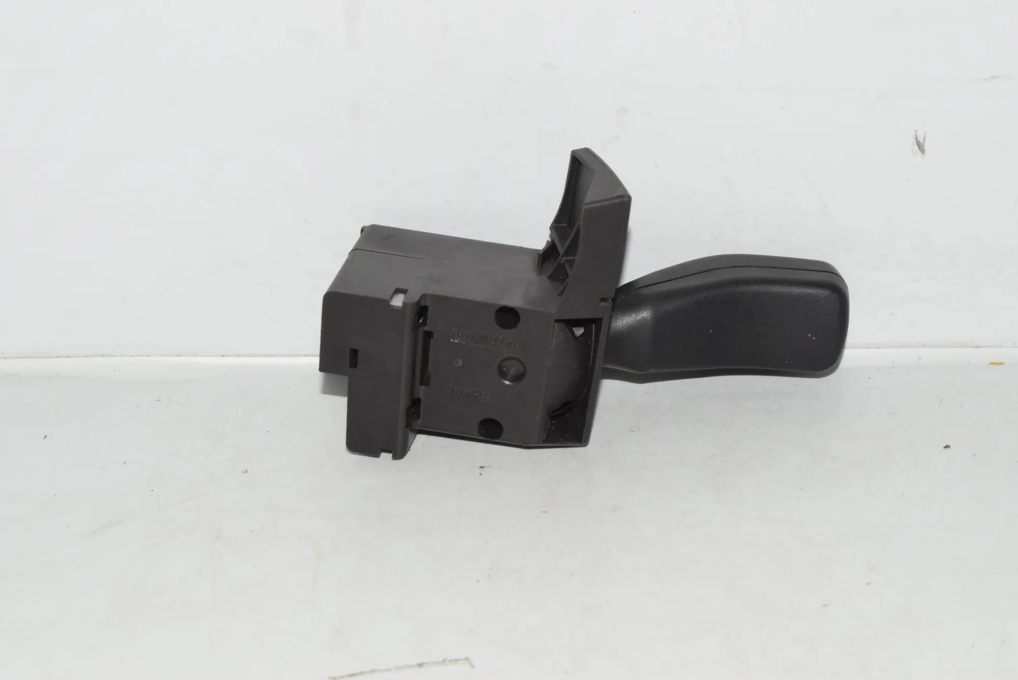 Indicator Wiper Stalk Switch – OEM 8373901 · BMW 5 (E39) BMW 5 (E39) 2000 – 2