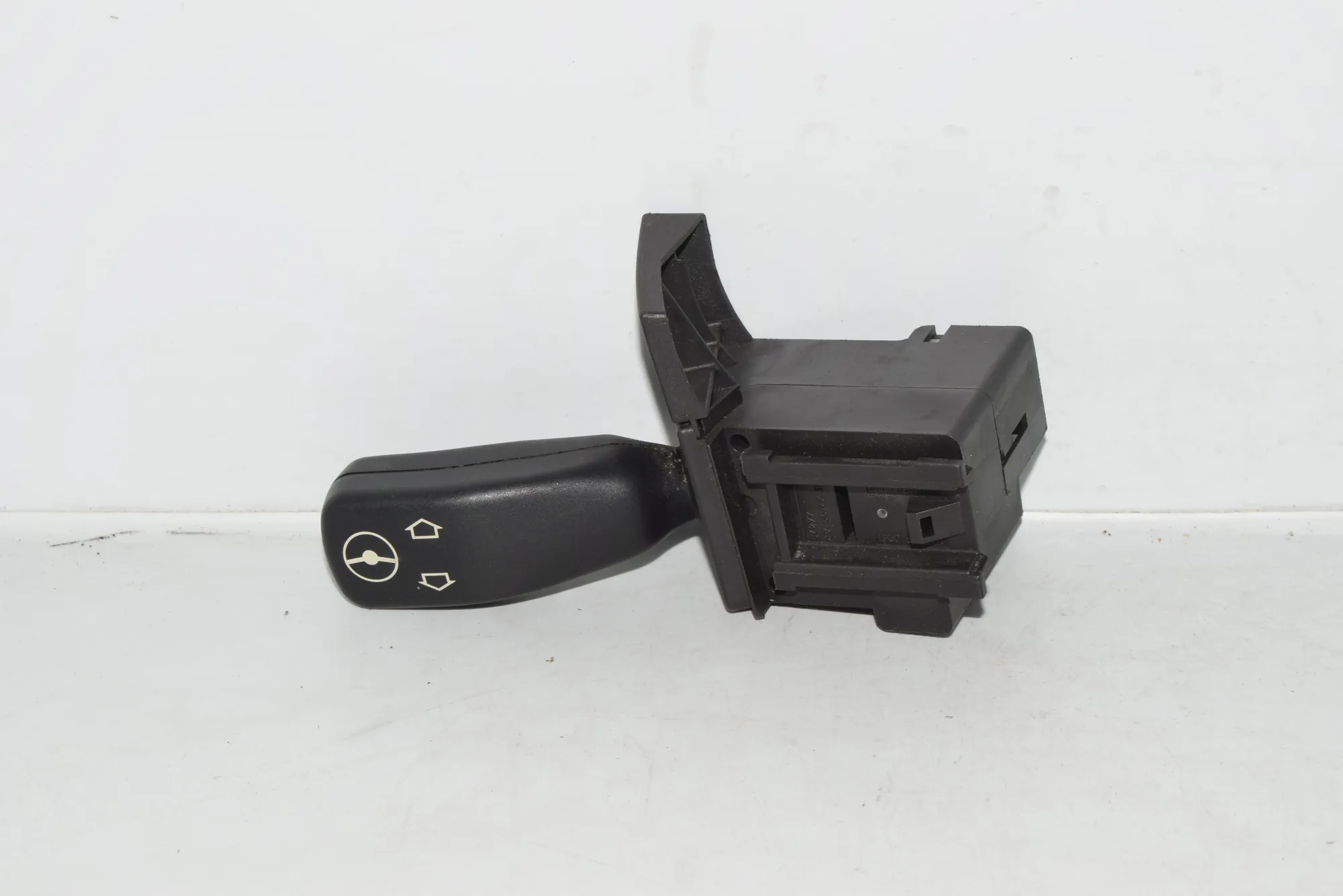 Indicator Wiper Stalk Switch – OEM 8373901 · BMW 5 (E39) BMW 5 (E39) 2000