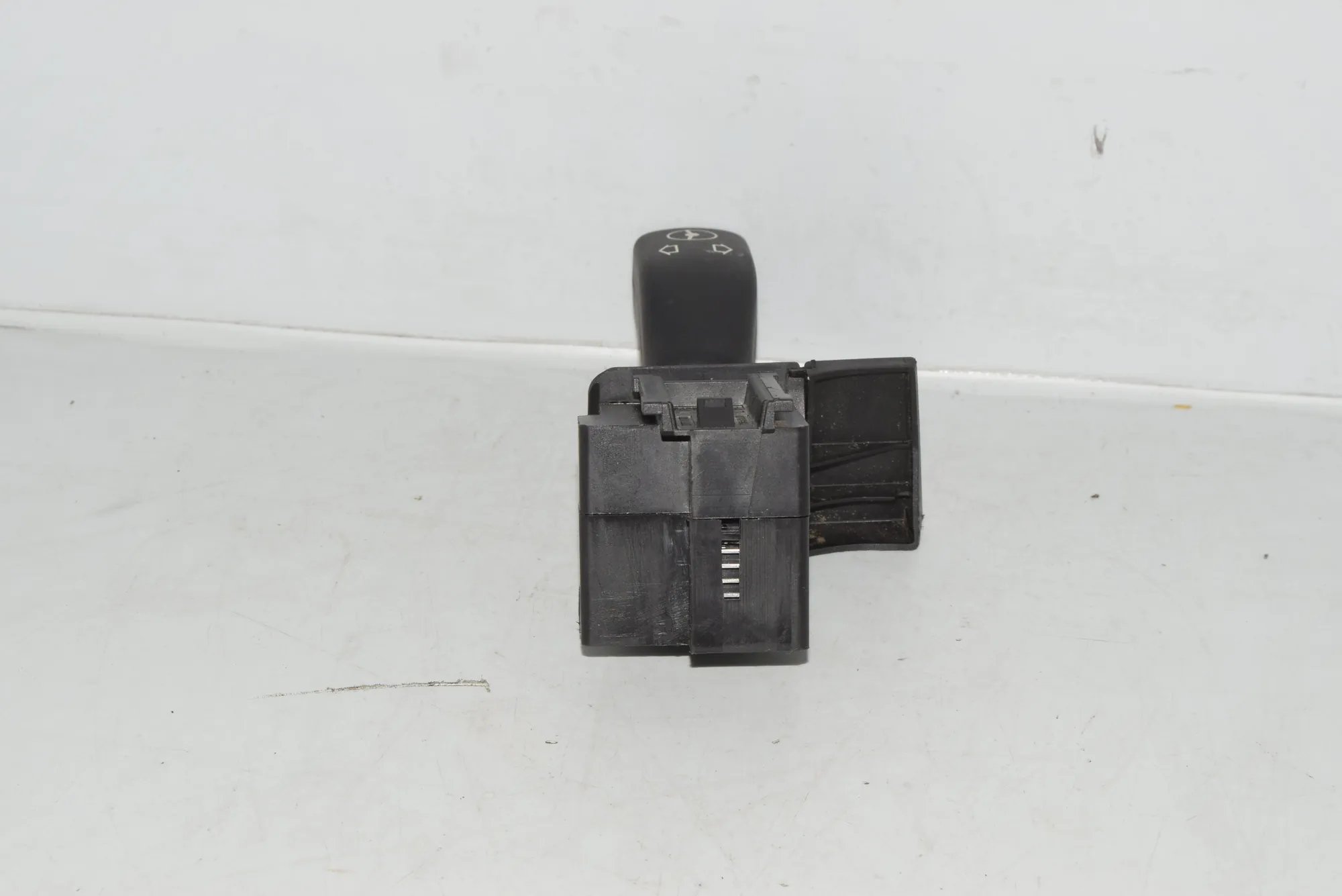 Indicator Wiper Stalk Switch – OEM 8373901 · BMW 5 (E39) BMW 5 (E39) 2000 – 3
