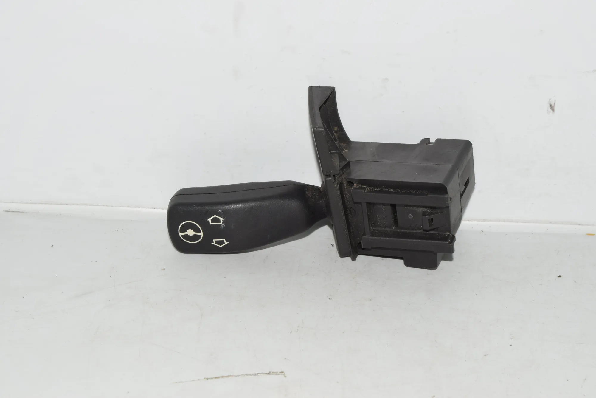 Indicator Wiper Stalk Switch – OEM 8373901 · BMW 5 (E39) BMW 5 (E39) 2000