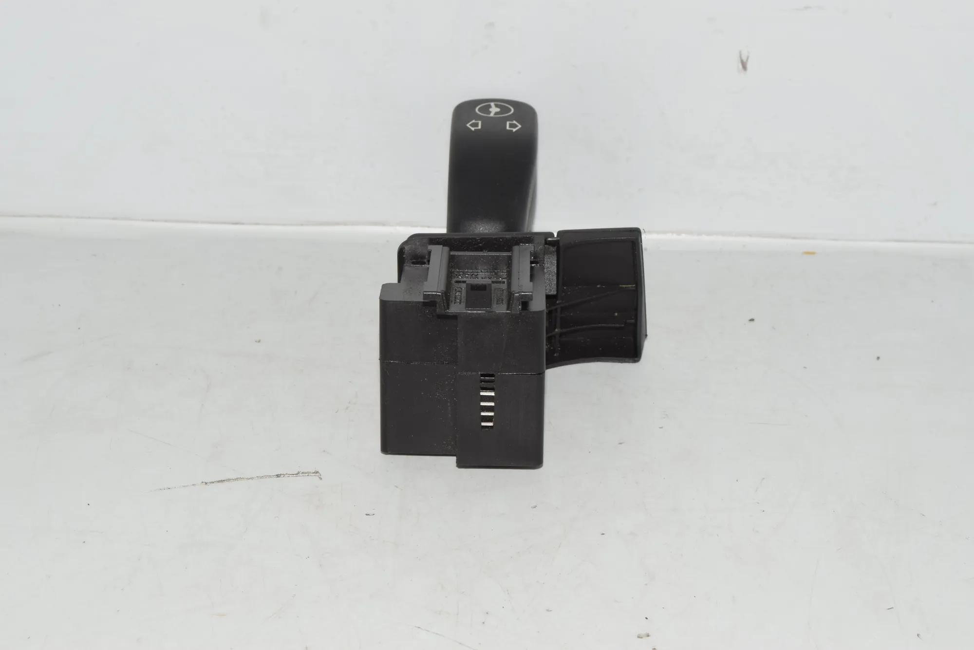 Indicator Wiper Stalk Switch – OEM 8373901 · BMW 5 (E39) BMW 5 (E39) 2000 – 3