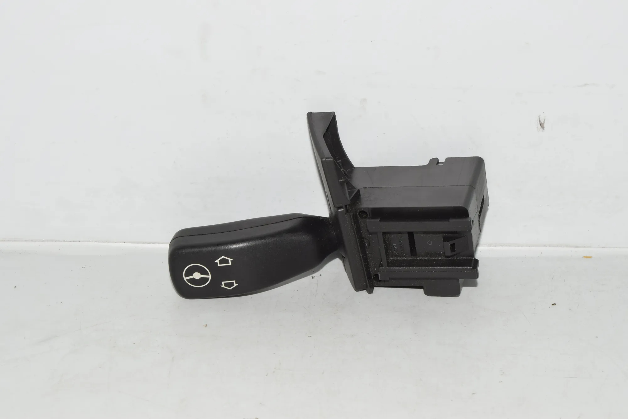 Indicator Wiper Stalk Switch – OEM 8373901 · BMW 5 (E39) BMW 5 (E39) 2000