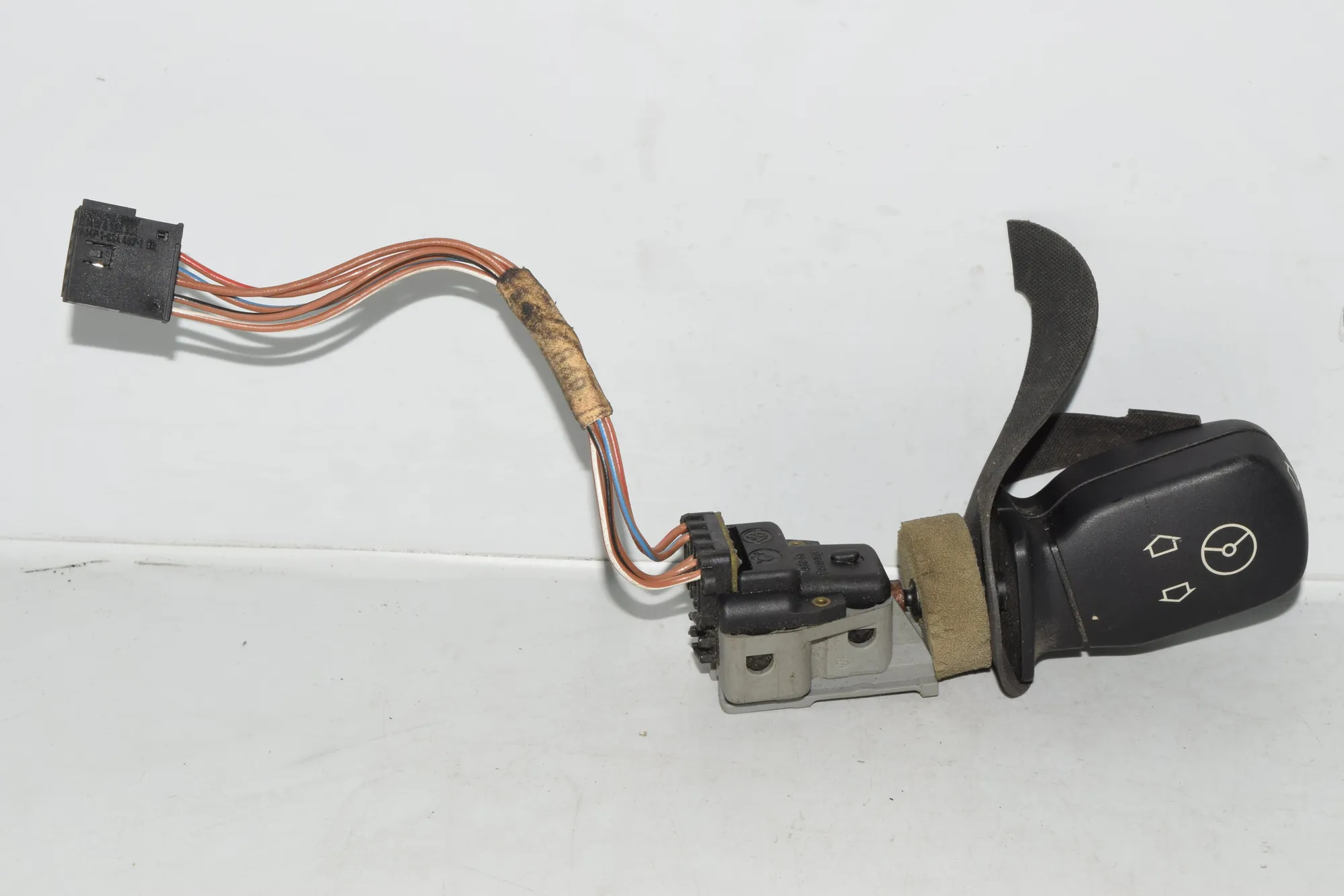 Indicator Wiper Stalk Switch – OEM NA · BMW 5 (E39) BMW 5 (E39) 2000