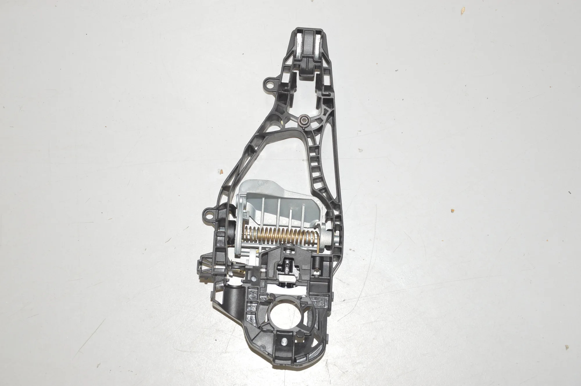 Rear Left Door Interior Handle Frame – OEM 7377241 · BMW 7 (G11, G12) BMW 7 (G11, G12) 2015