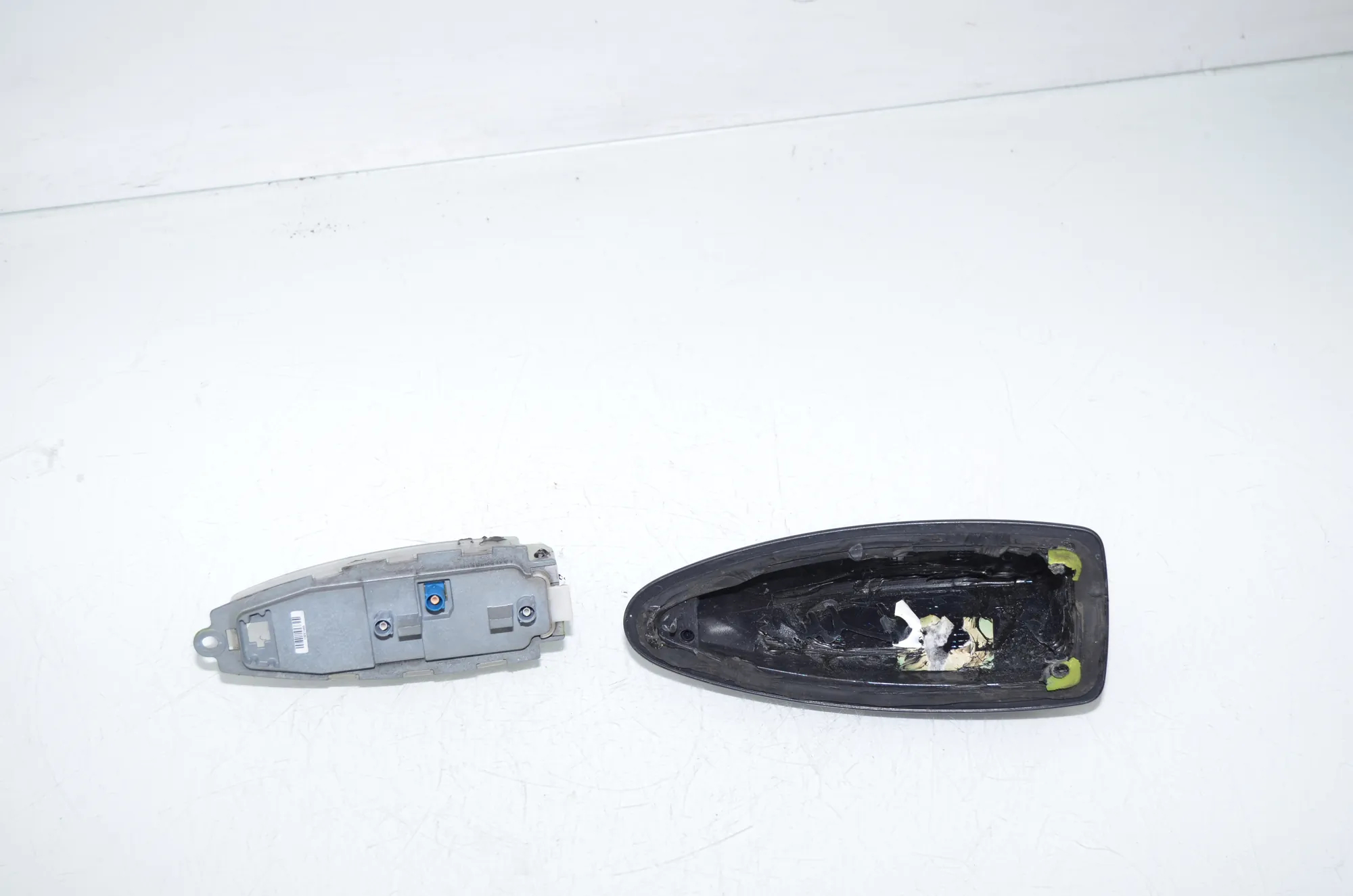 Antenna Trim – OEM 9141462 · BMW 5 (F10) 525 d 2010 – 2