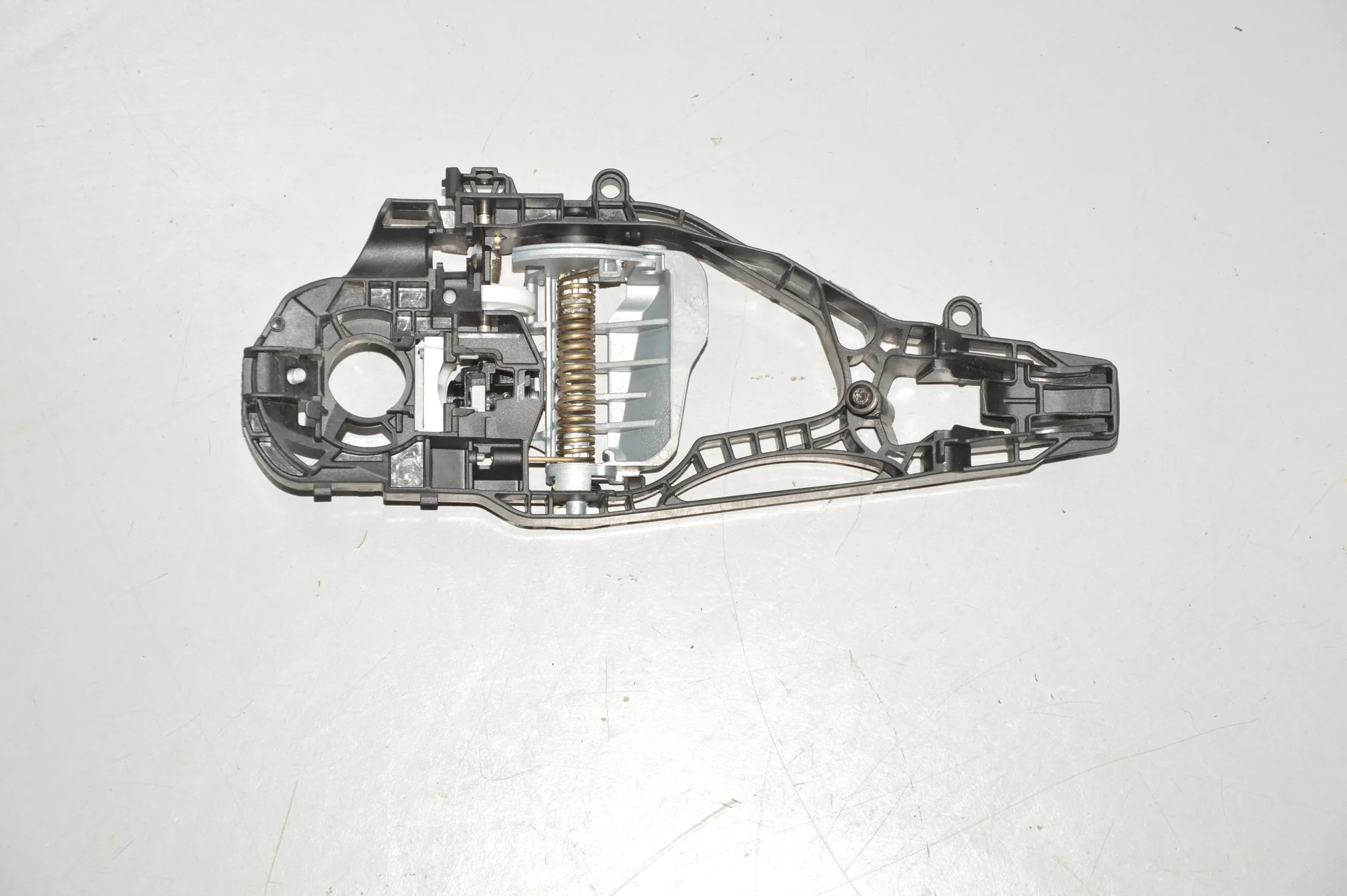 Front Left Door Interior Handle Frame – OEM 7377241 · BMW 7 (G11, G12) BMW 7 (G11, G12) 730 d 2015
