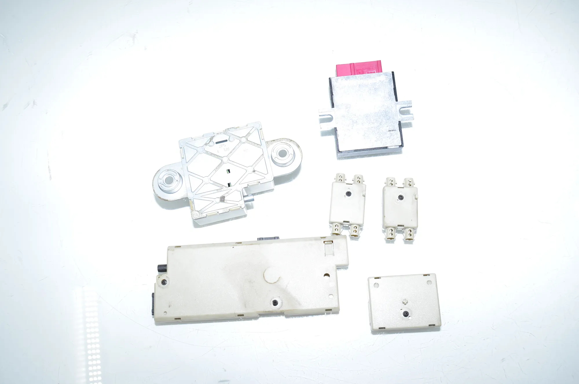 Antenna Amplifier – OEM 9229007 · BMW 5 (F10) 525 d 2010 – 2