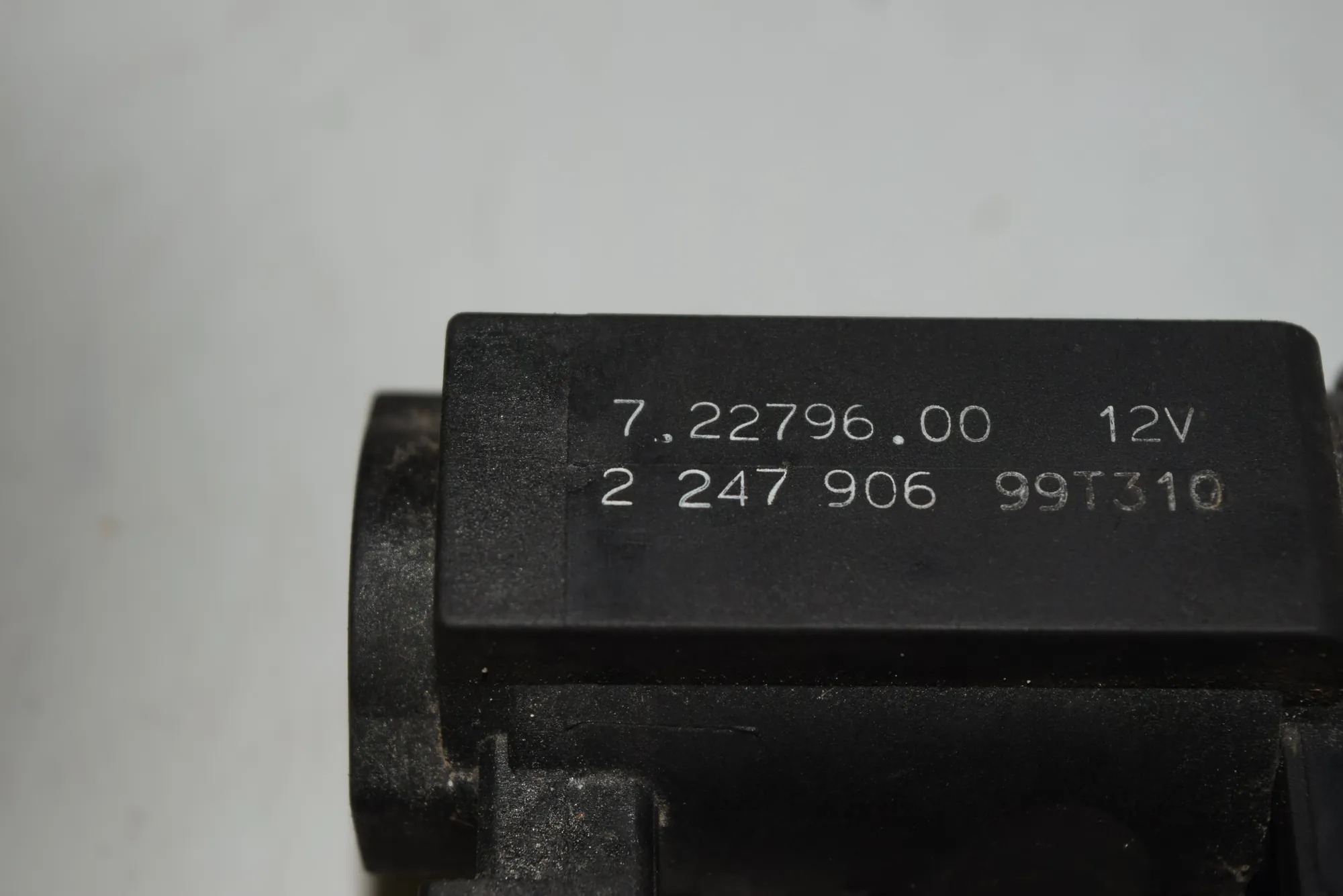 Solenoid Valve – OEM 2247906 · BMW 5 (E39) BMW 5 (E39) 530 d 2002 – 4