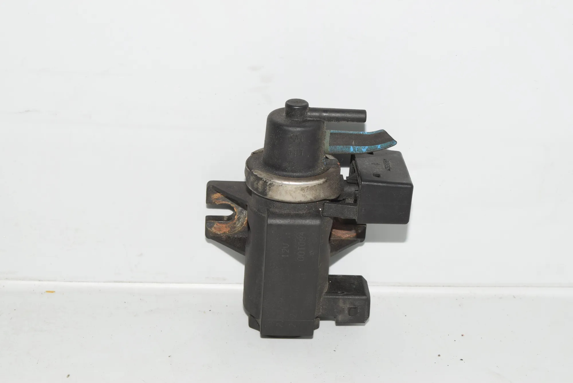 Solenoid Valve – OEM 2247906 · BMW 5 (E39) BMW 5 (E39) 530 d 2002