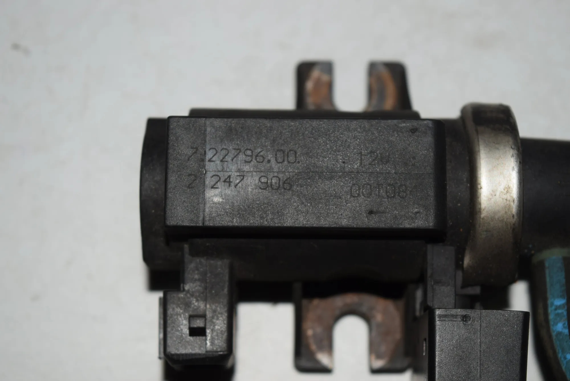 Solenoid Valve – OEM 2247906 · BMW 5 (E39) BMW 5 (E39) 530 d 2002 – 4