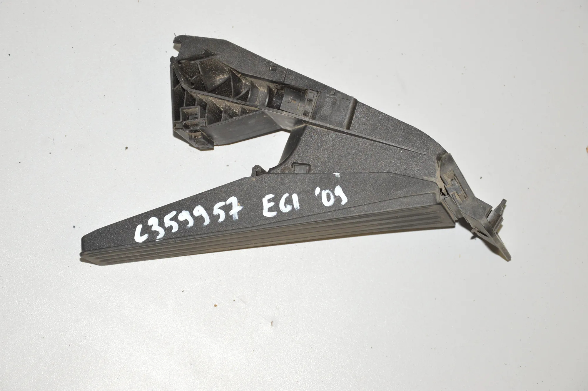 Throttle Pedal – OEM 6789998 · BMW 5 Touring (E61) BMW 5 Touring (E61) 2009 – 2
