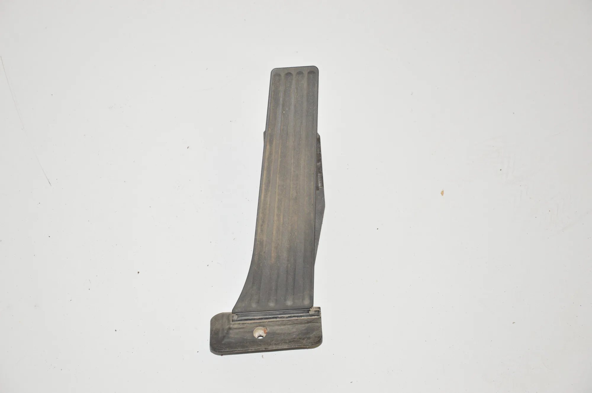 Throttle Pedal – OEM 6789998 · BMW 5 Touring (E61) BMW 5 Touring (E61) 2009