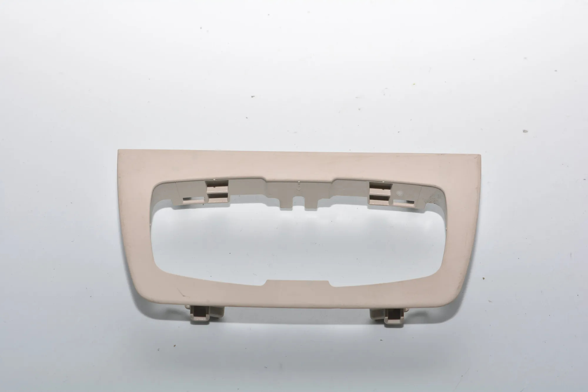 Other Interior Parts – OEM 9218531 · BMW 3 (F30, F80) BMW 3 (F30, F80) 2015 – 2