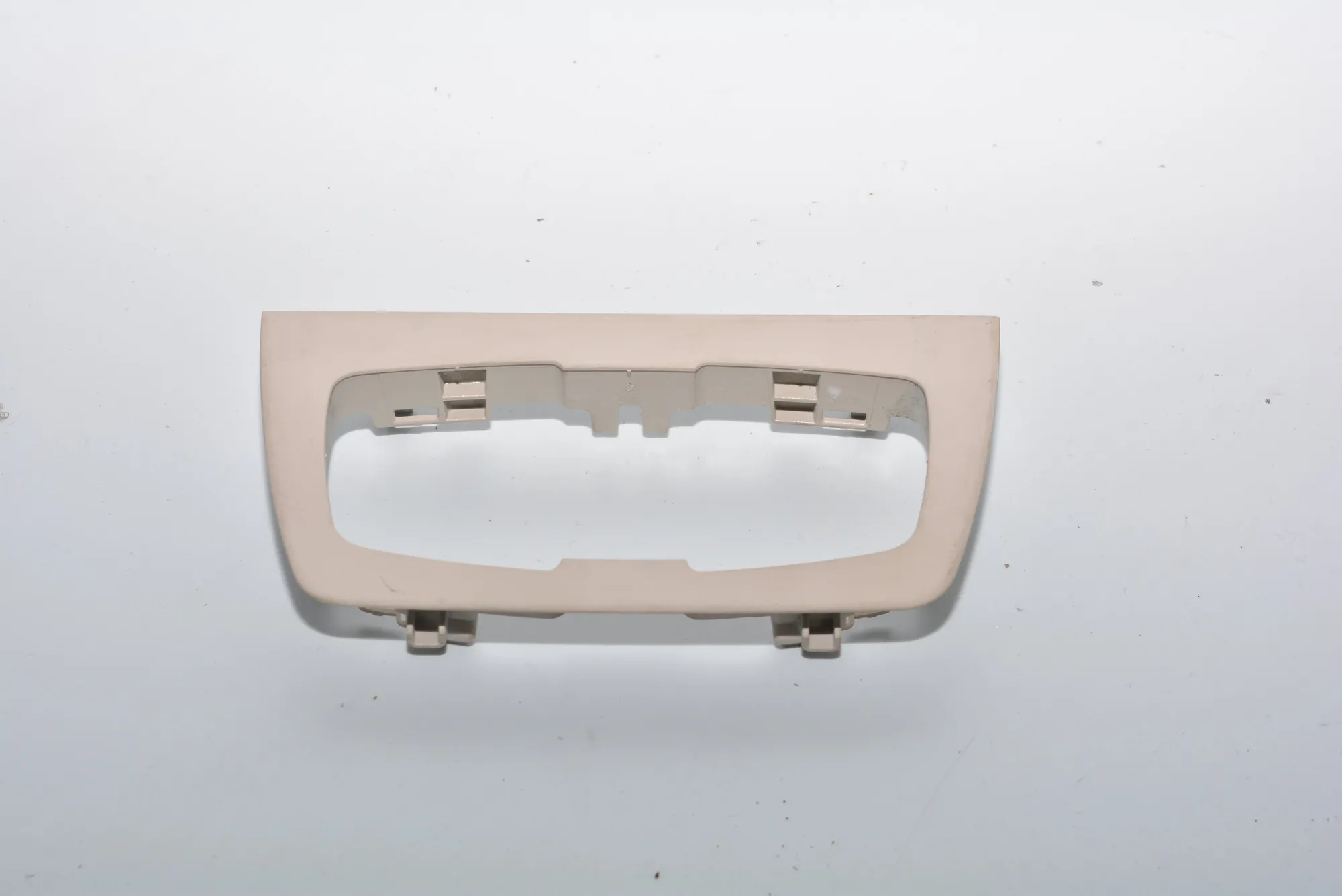 Other Interior Parts – OEM 9218531 · BMW 3 (F30, F80) BMW 3 (F30, F80) 2015