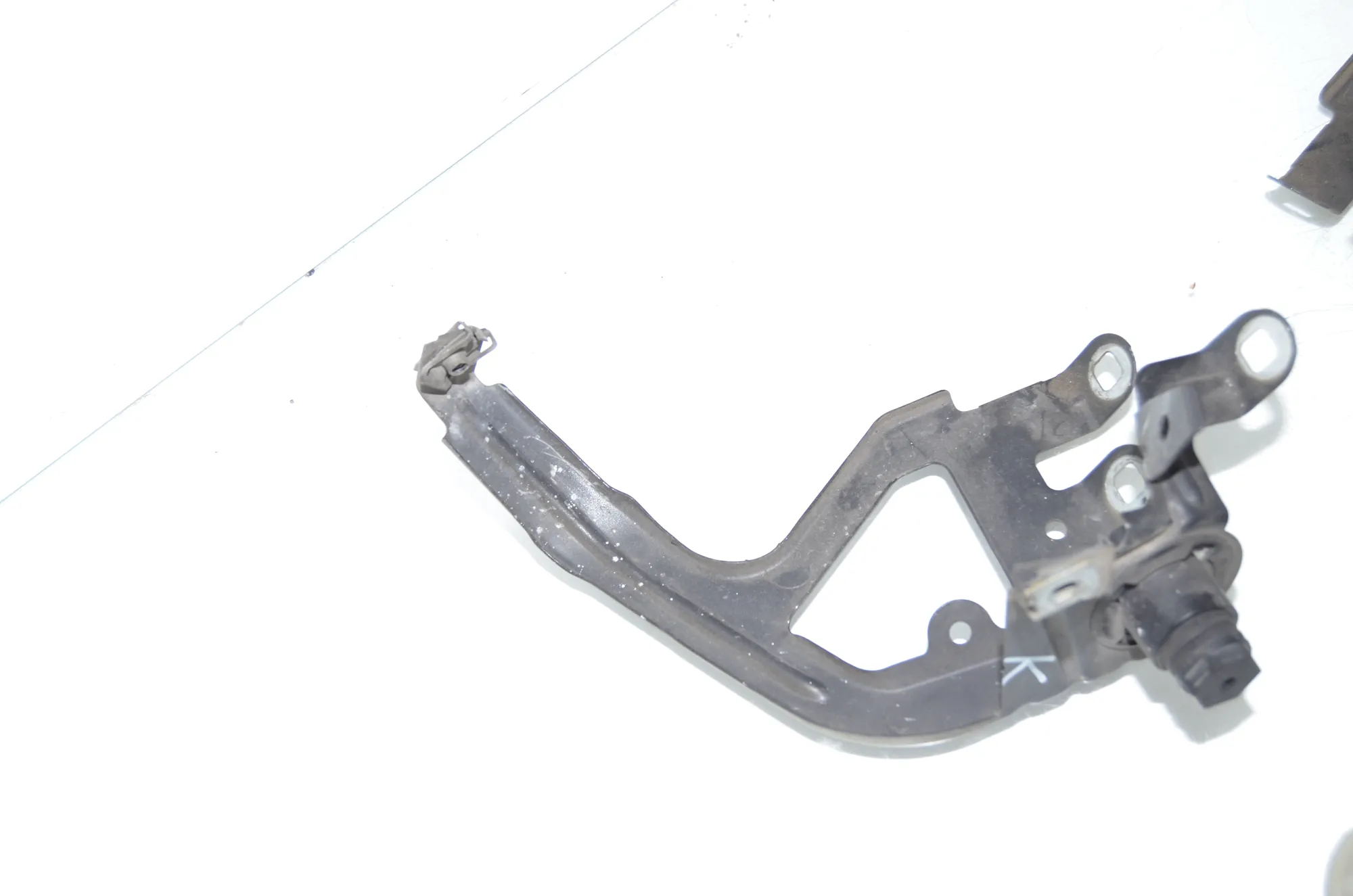 Bracket – OEM 7207209 · BMW 5 (F10) 525 d 2010 – 5